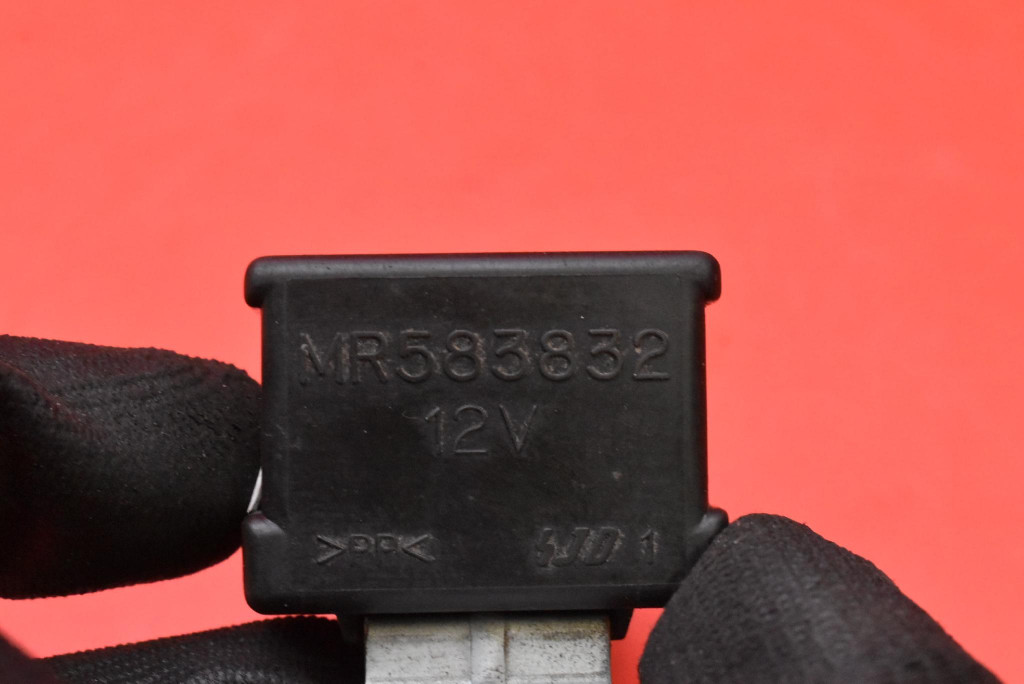 control unit module door MR583832 MITSUBISHI PAJERO 3 III LIFT 03-06
