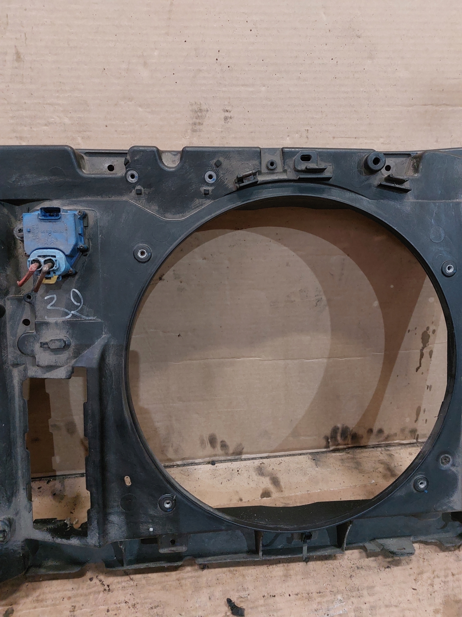 Gehäuse der Kühler Gurten CITROEN C3 1.6 16V