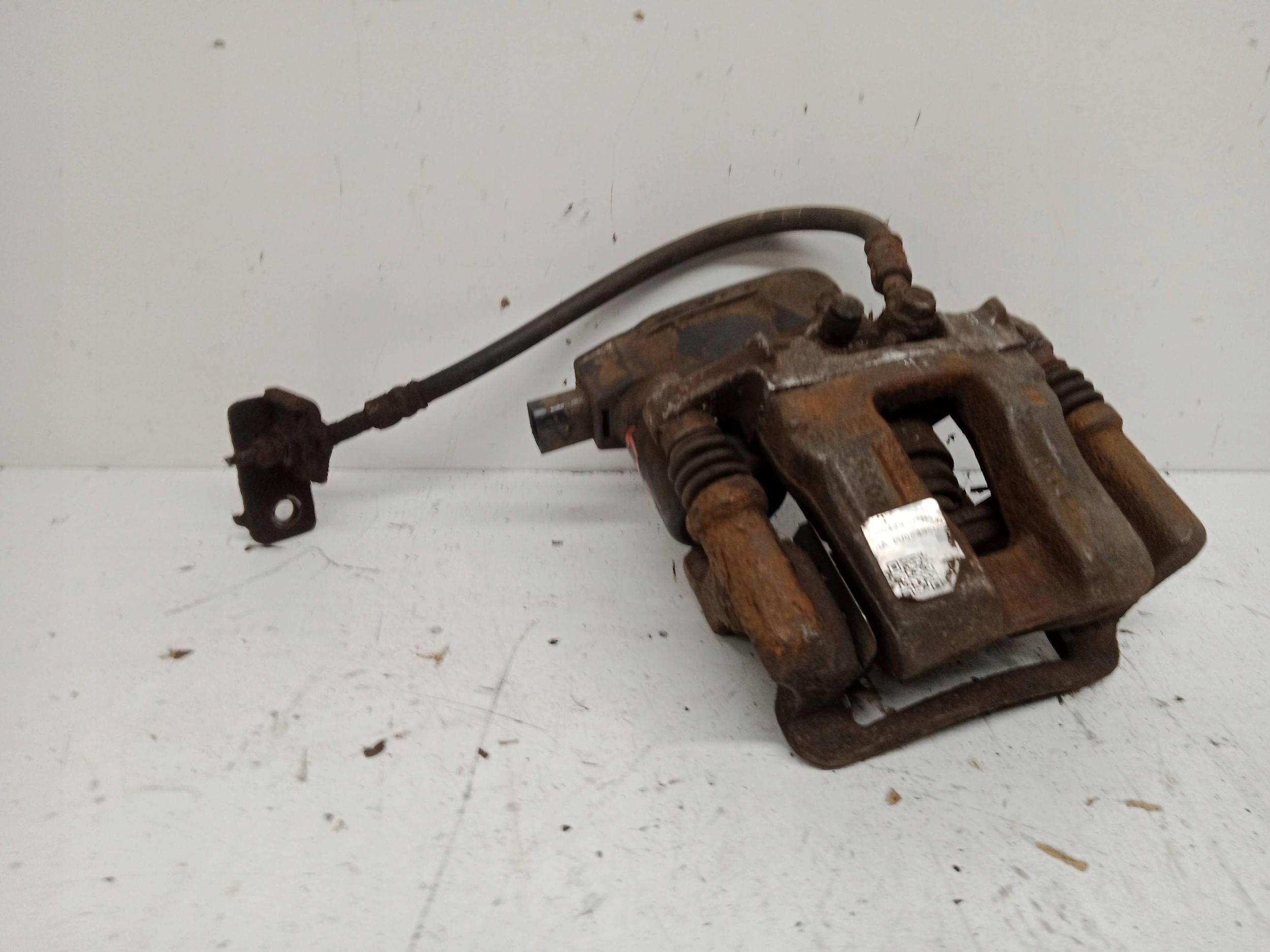 HYUNDAI I40 caliper brake left rear part 2011