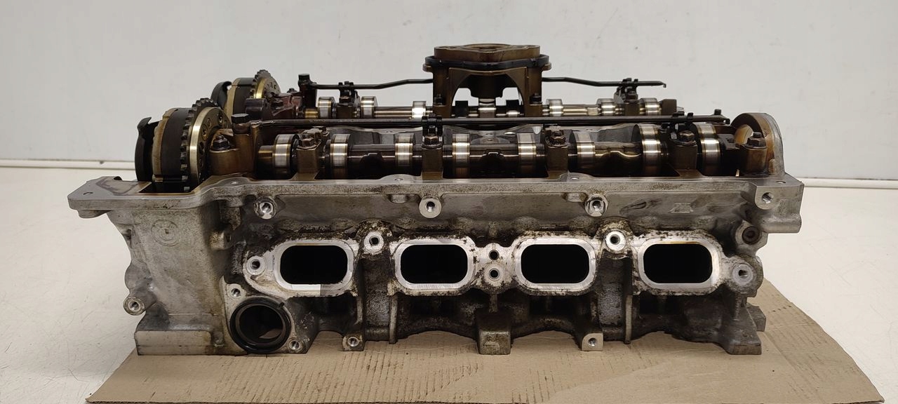 head. of the engine BMW E90 2,0i