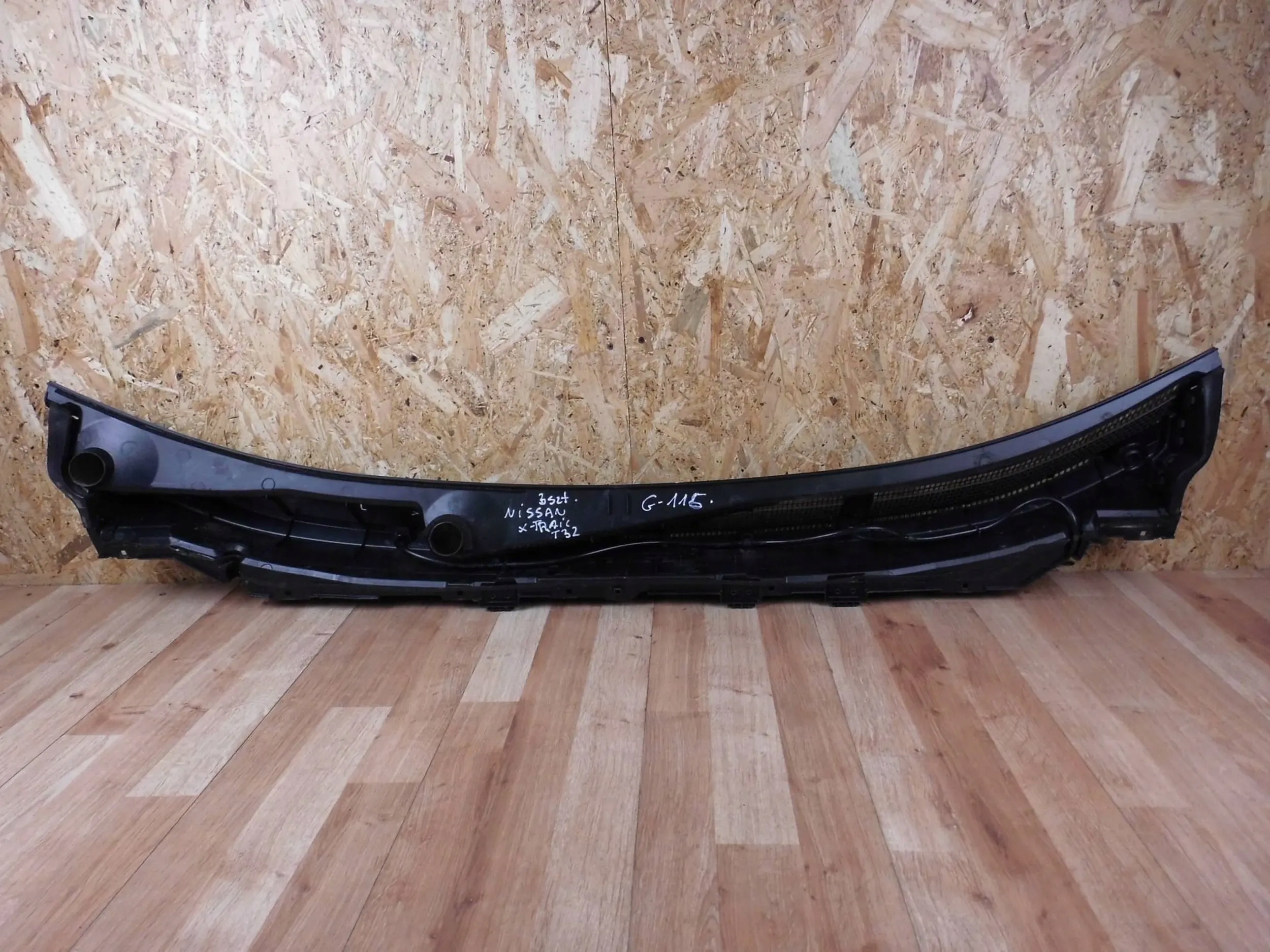Nissan X-Trail T32 torpedo plastic