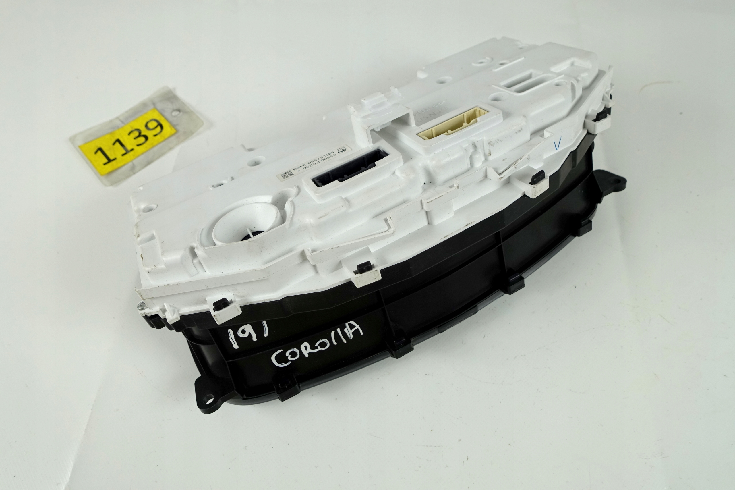 dials display dials TOYOTA COROLLA E21 83800-FE250 MB257550-2493 EU