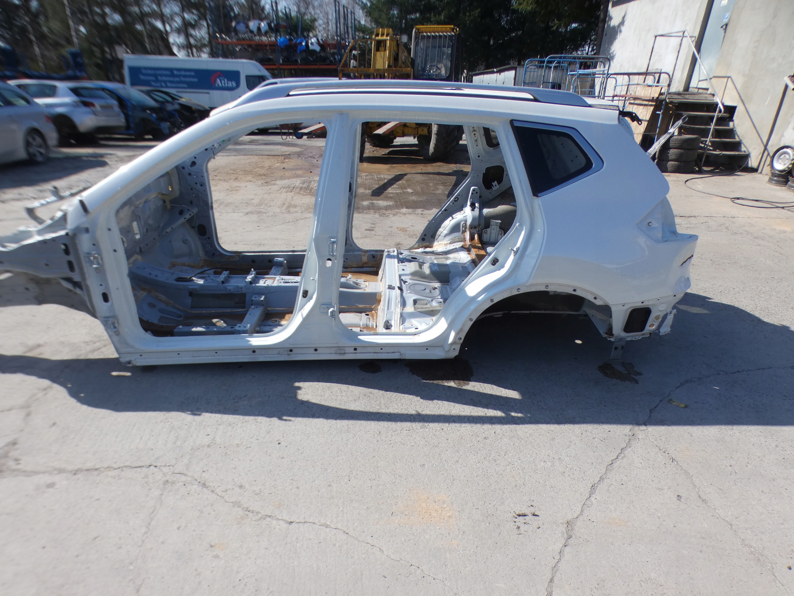 NISSAN X-TRAIL T32 threshold pillar left front 14- QAB