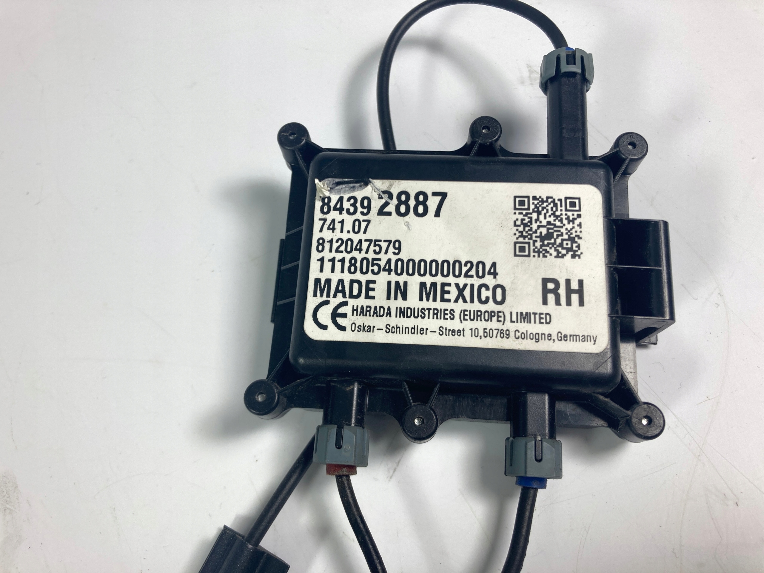 Chevrolet Corvette C7 module amplifier anteny radiowej right 2018-19