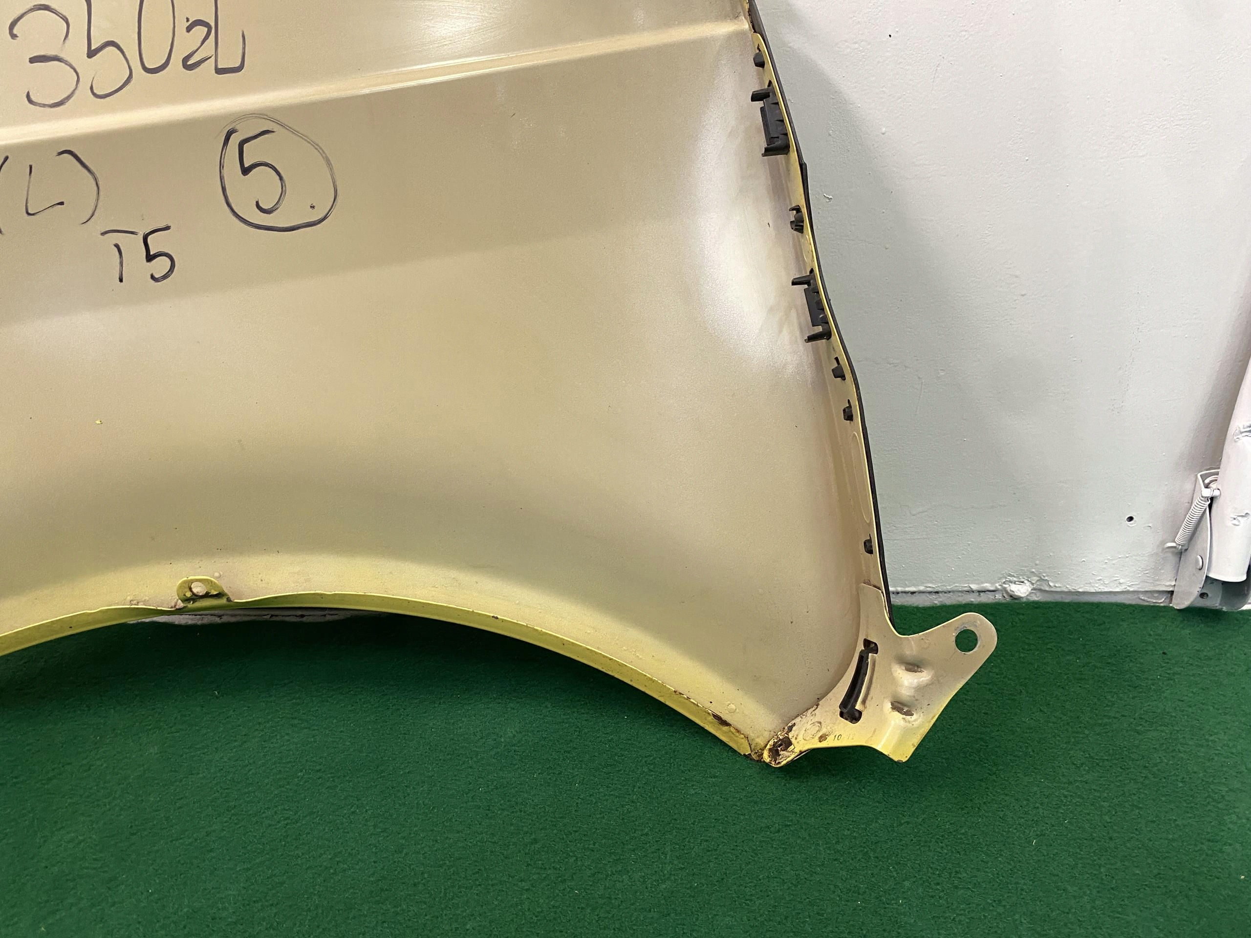 VW T5 lift TRANSPORTER MULTIVAN 03- fender front left zolty original
