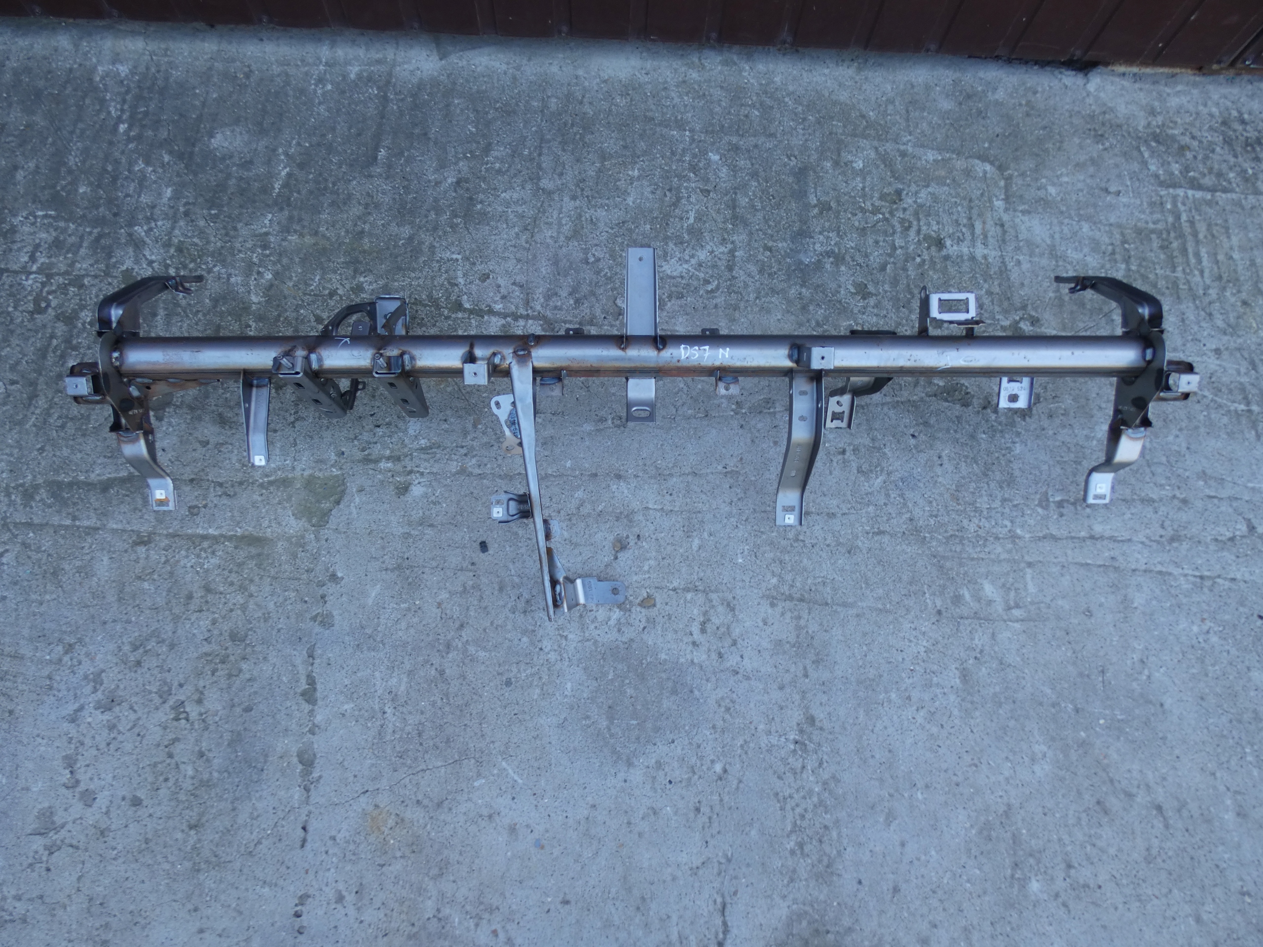 Citroen DS7 Crossback support sider below deske