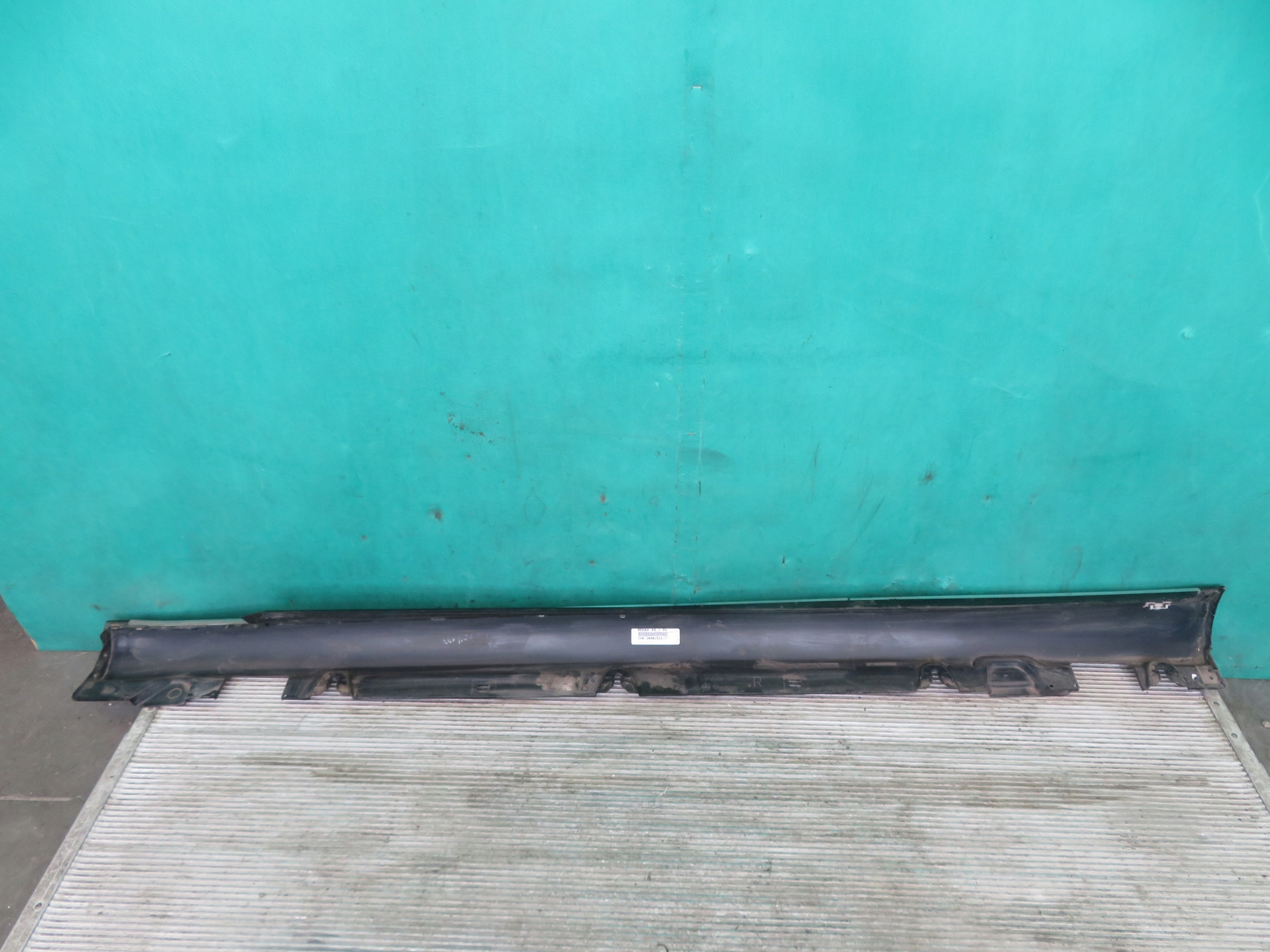 moulding threshold right MERCEDES W205 C KLASA 18R A2056907202