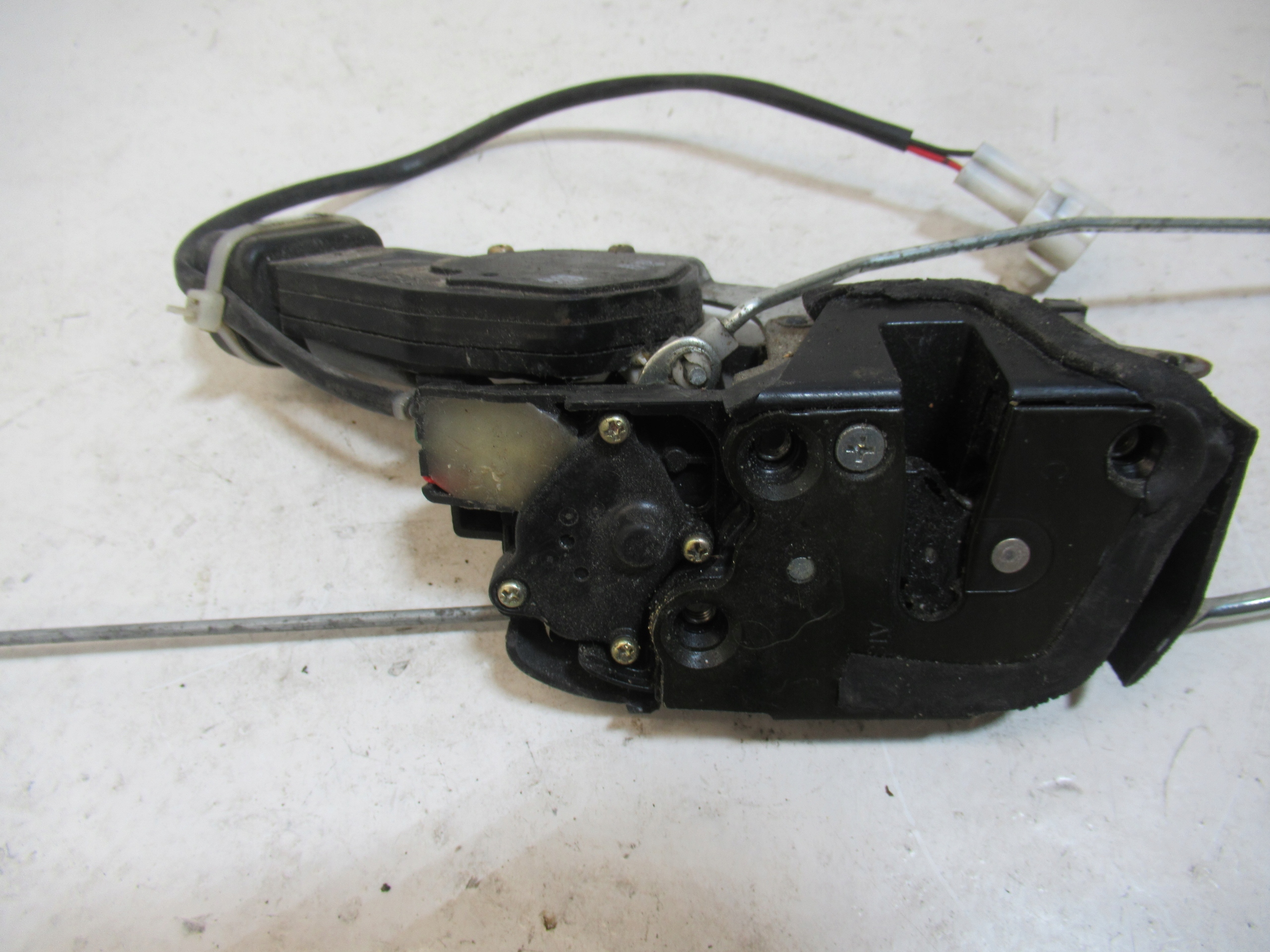 lock door right front SUZUKI VITARA 2004