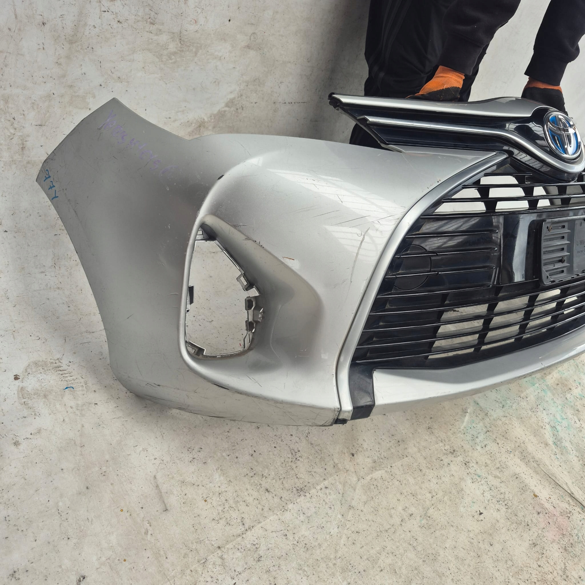 TOYOTA YARIS III LIFT 14- bumper front front