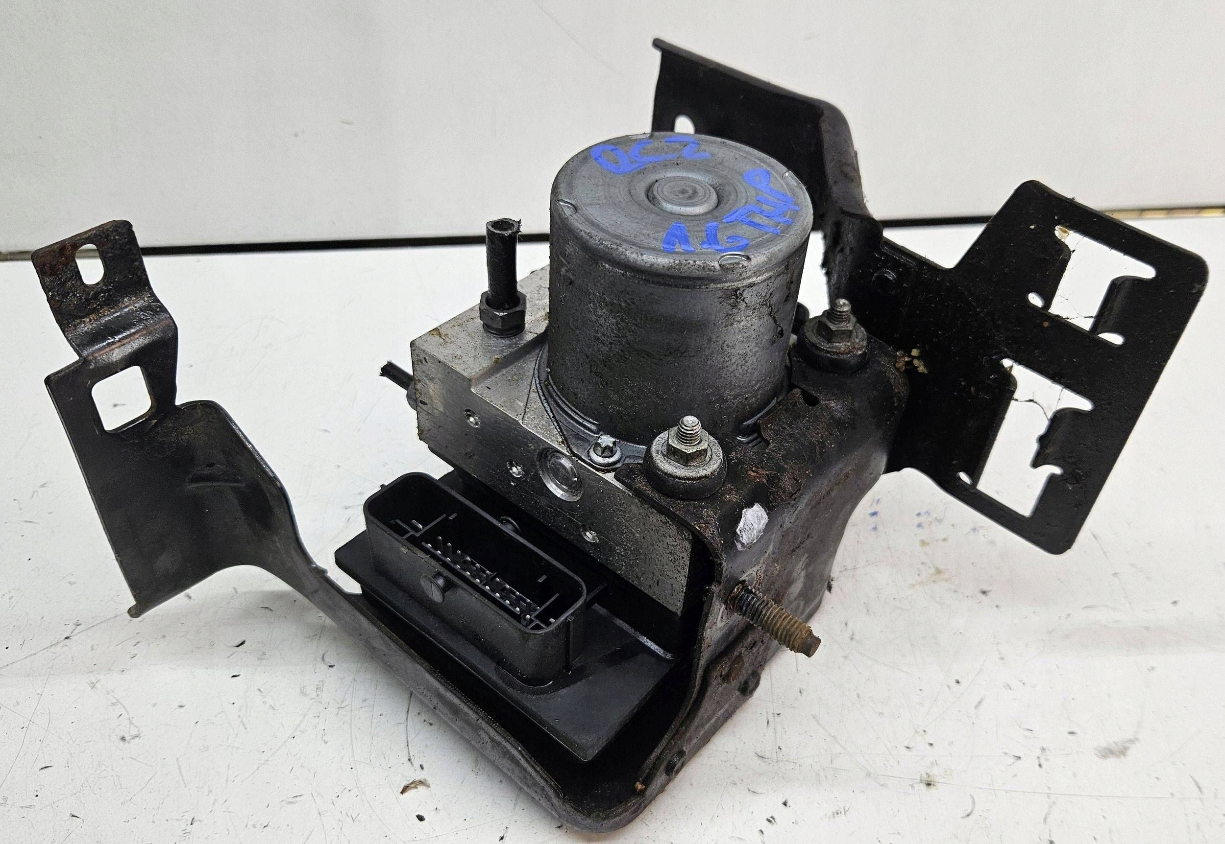 Peugeot RCZ 1.6 THP 9674196480 pump ABS control unit module