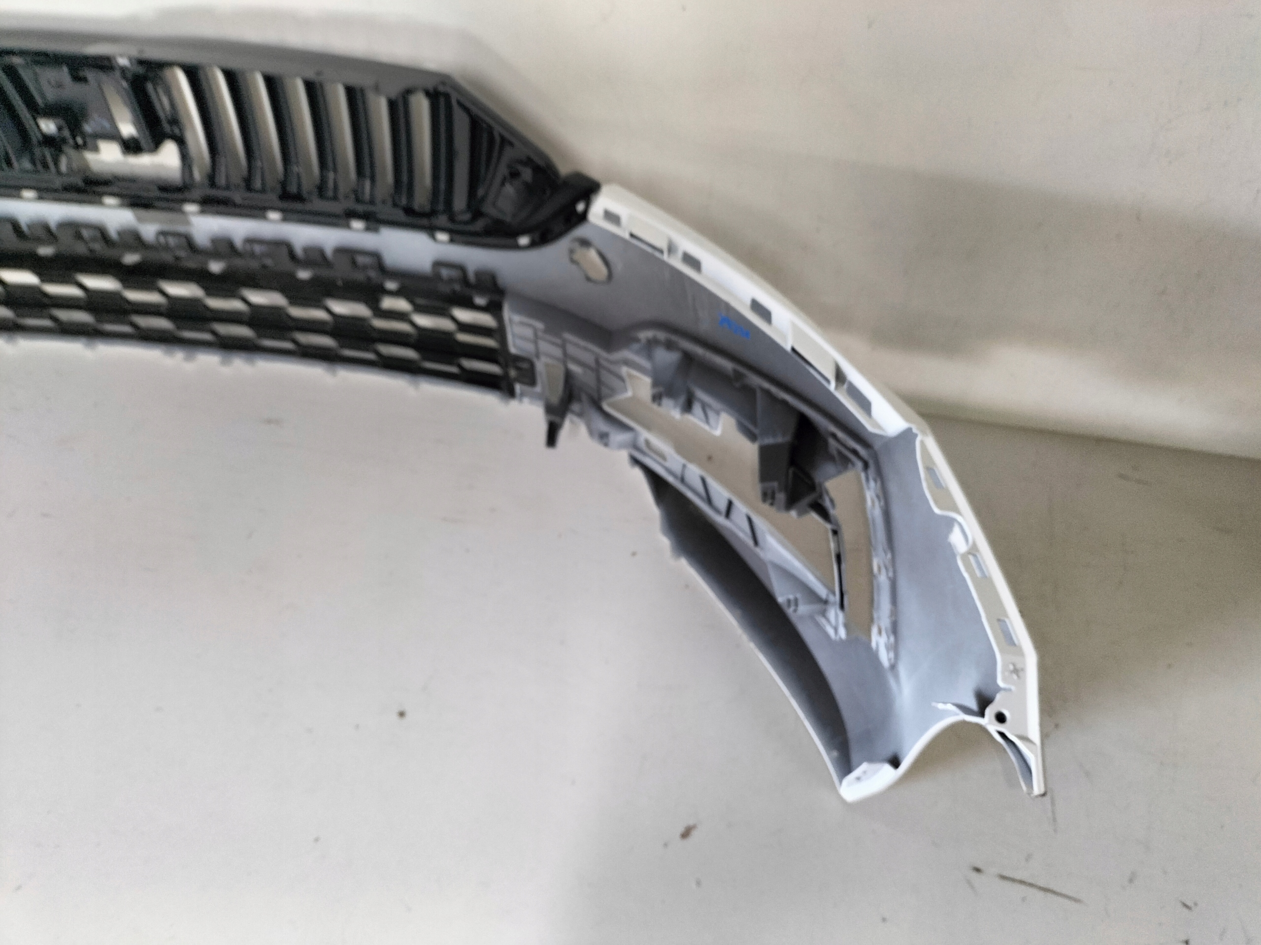 FRONTSTOSSSTANGE VORNE SKODA OCTAVIA 4 IV 19