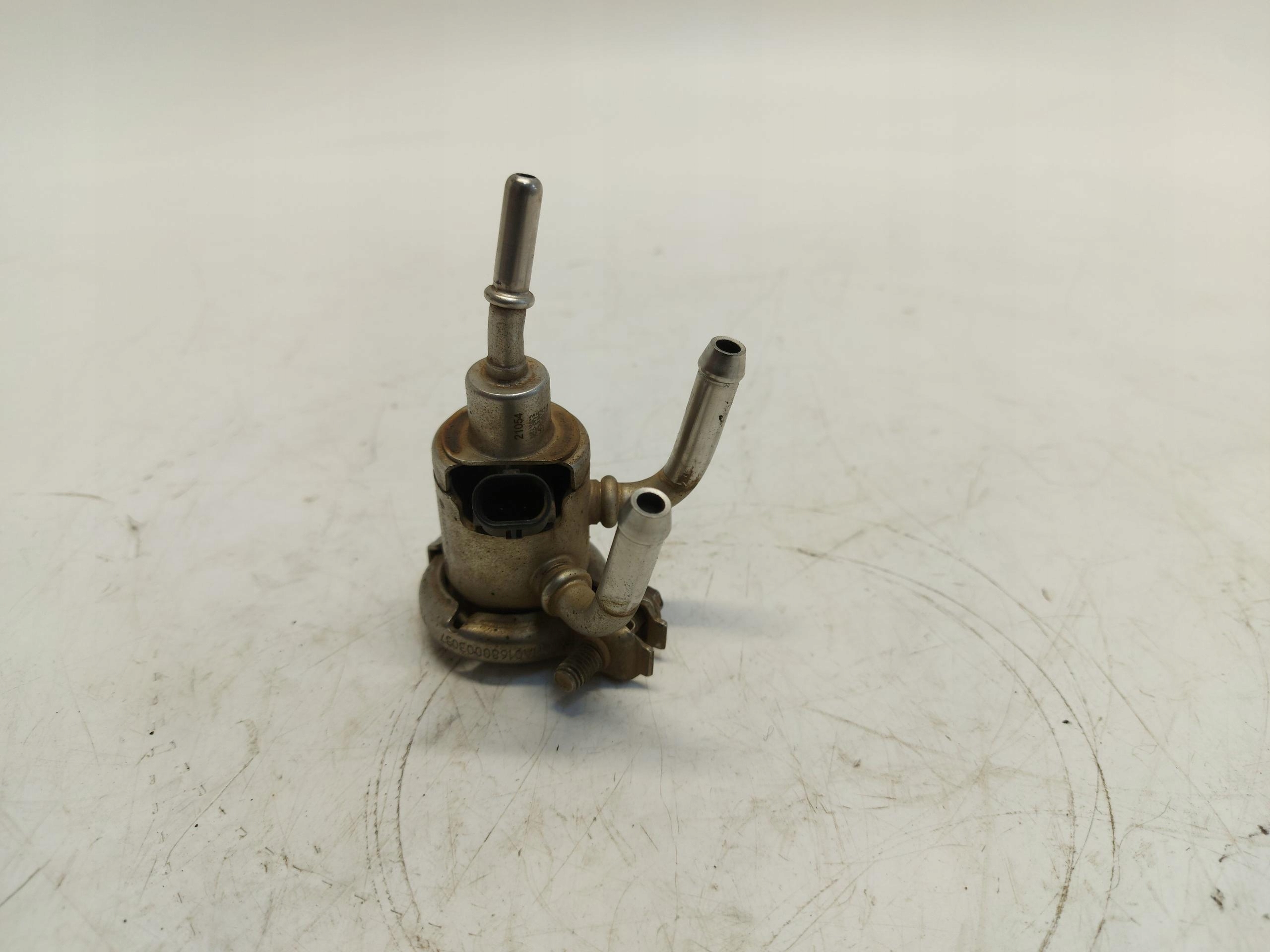 MERCEDES Sprinter W907 2.0 CDI injector nozzle AdBlue A0004905300