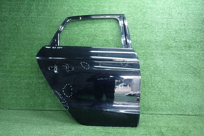 AUDI A1 10- door right rear. rear part