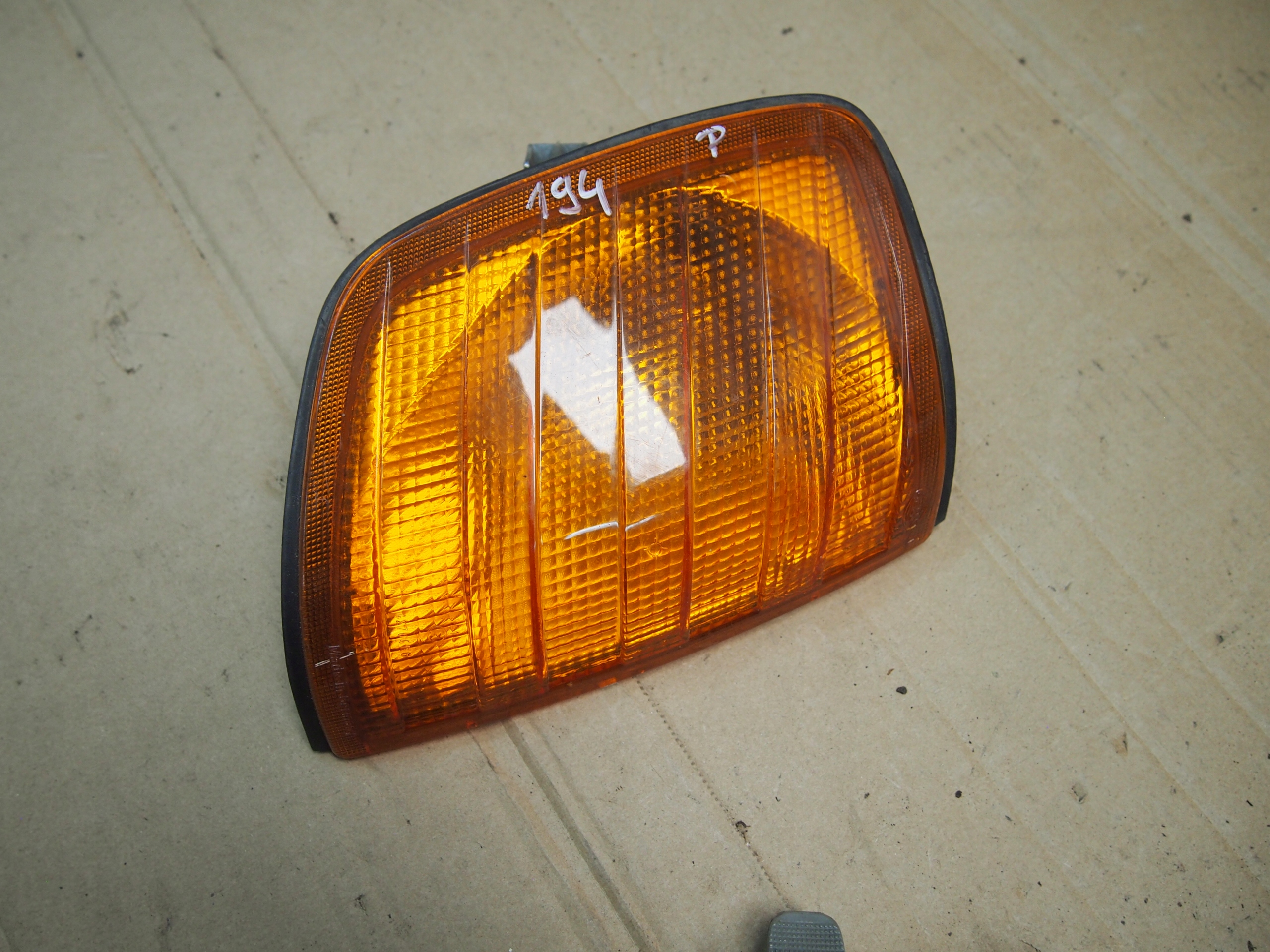 Mercedes W124 kierunkowskaz prawy