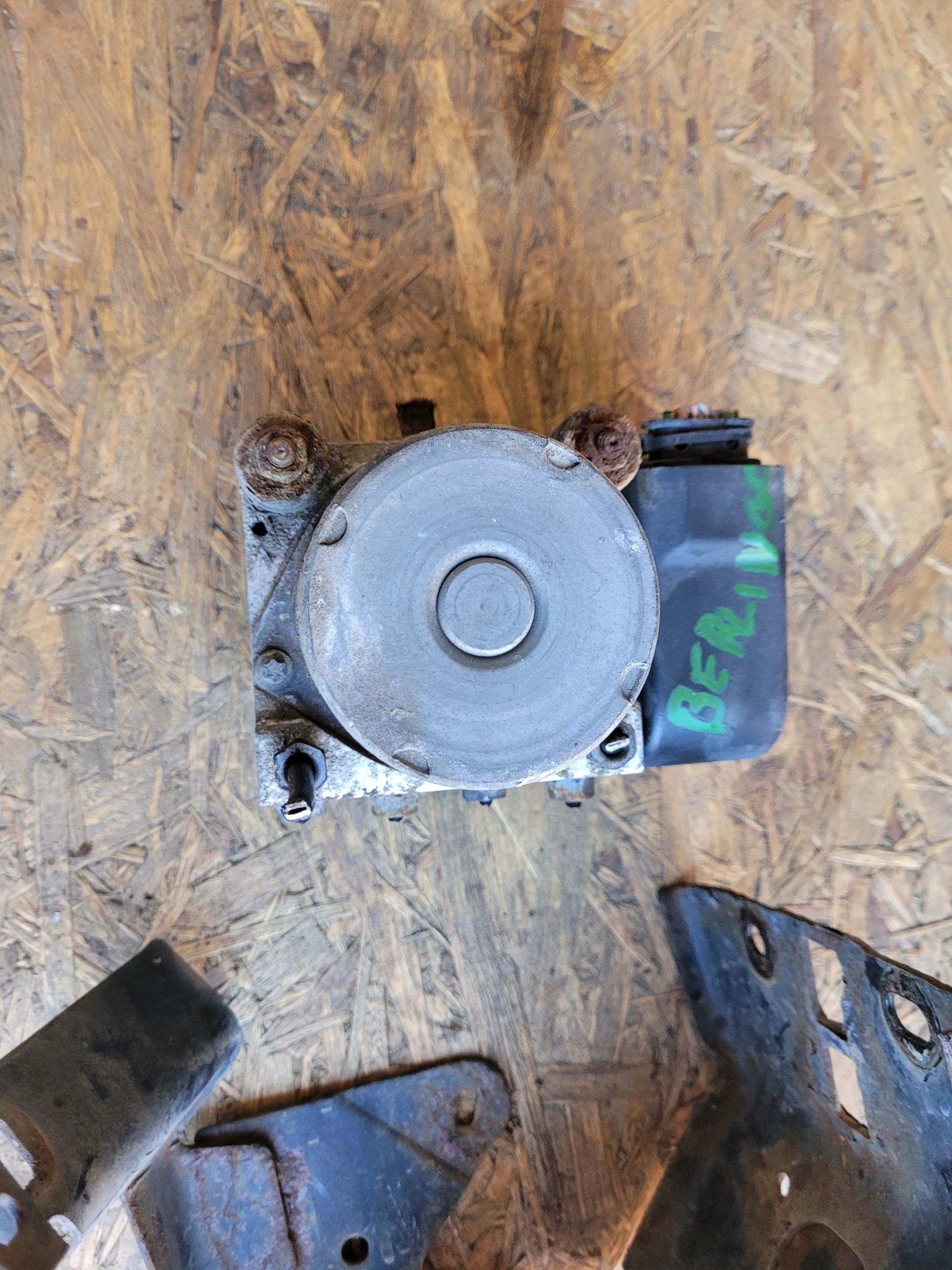 pump ABS brake CITROEN BERLINGO III 9801127580