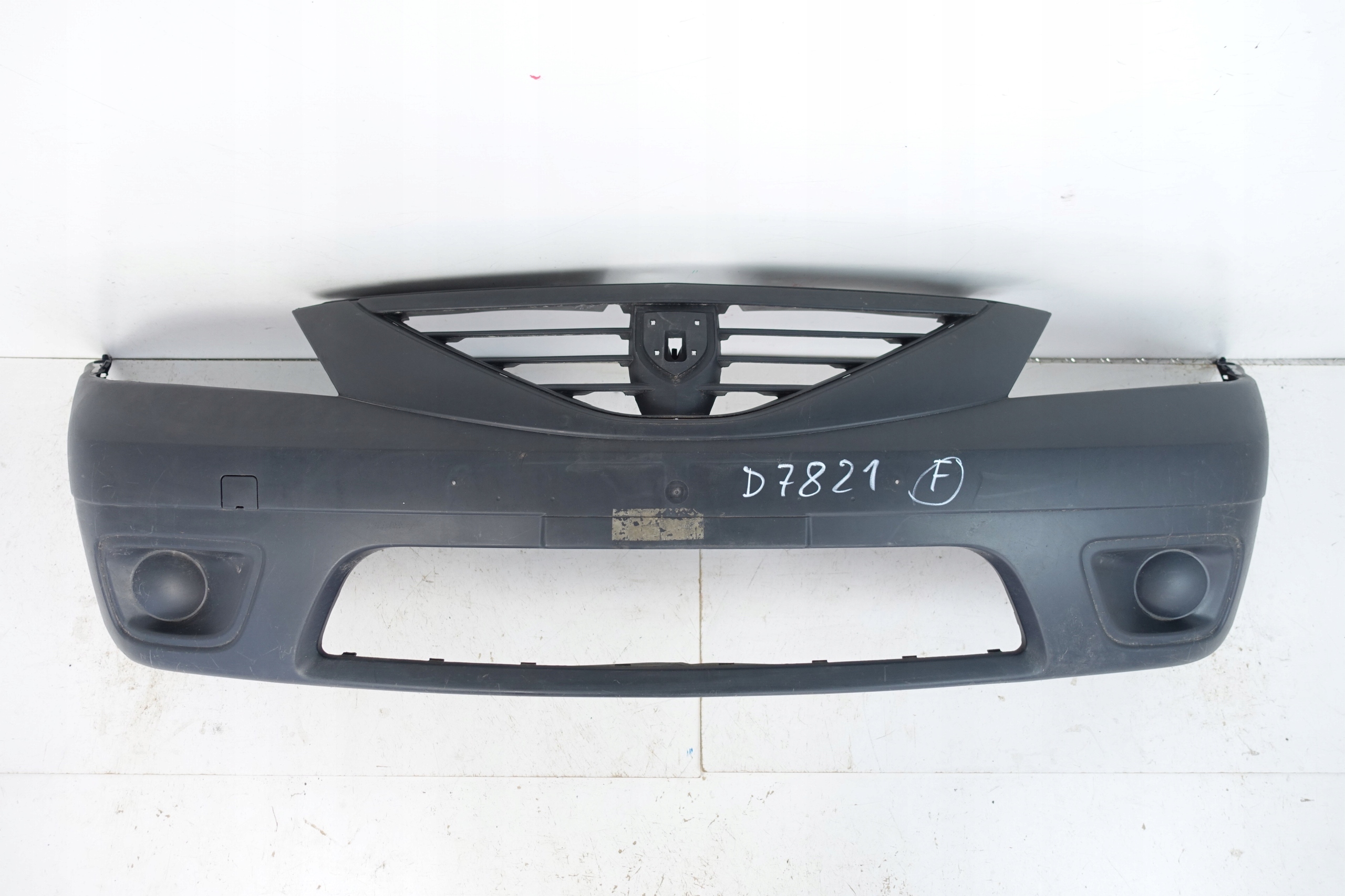 DACIA LOGAN bumper front front 8200825158