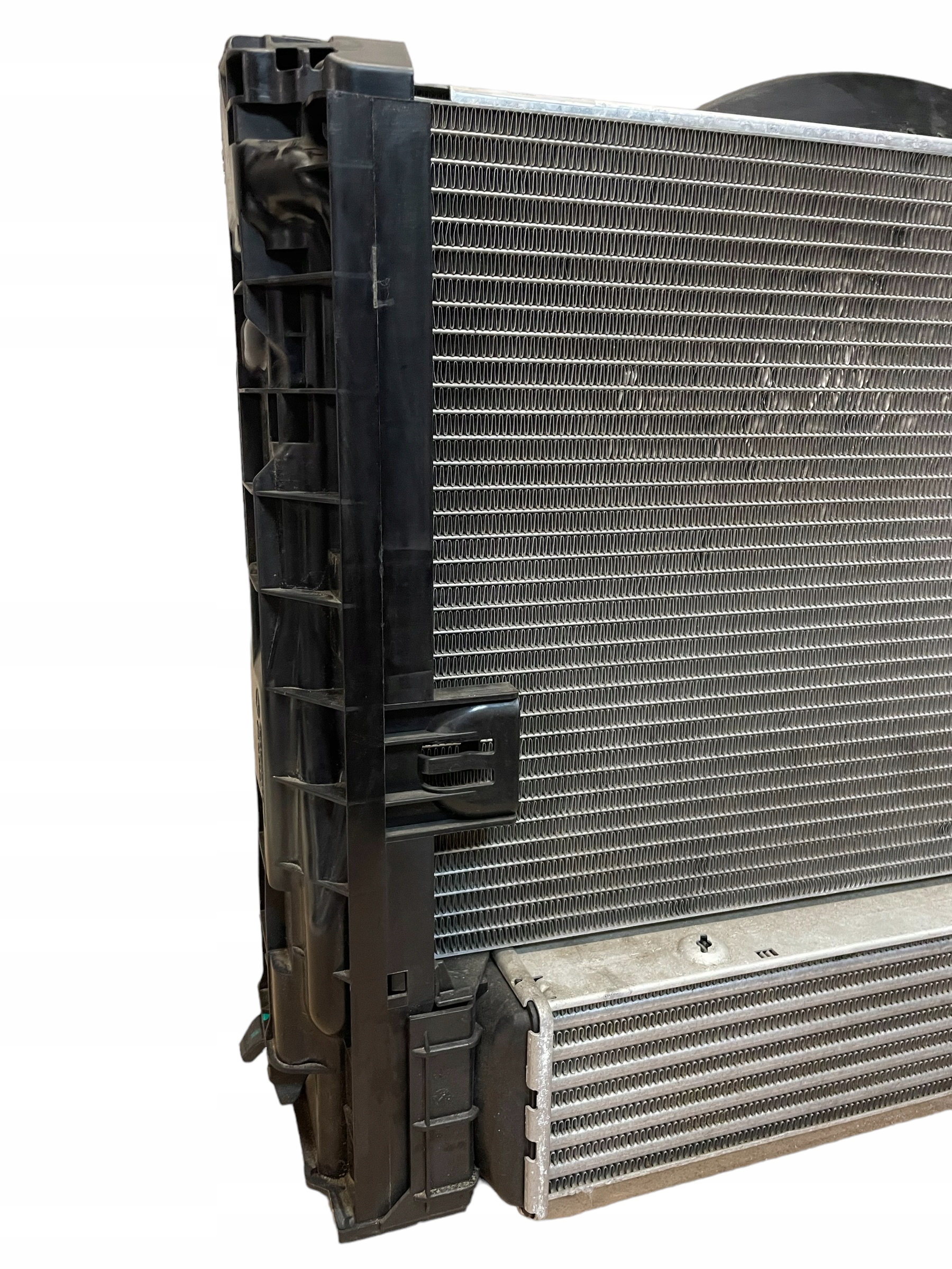 chladiče ventilátor 2.0D AUTOMAT BMW E90 E91 LIFT