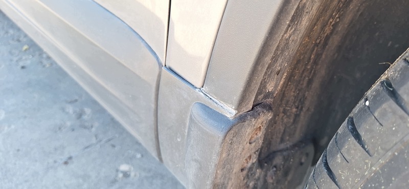 fender front front right VW TIGUAN 08- KOD LAK LD7S