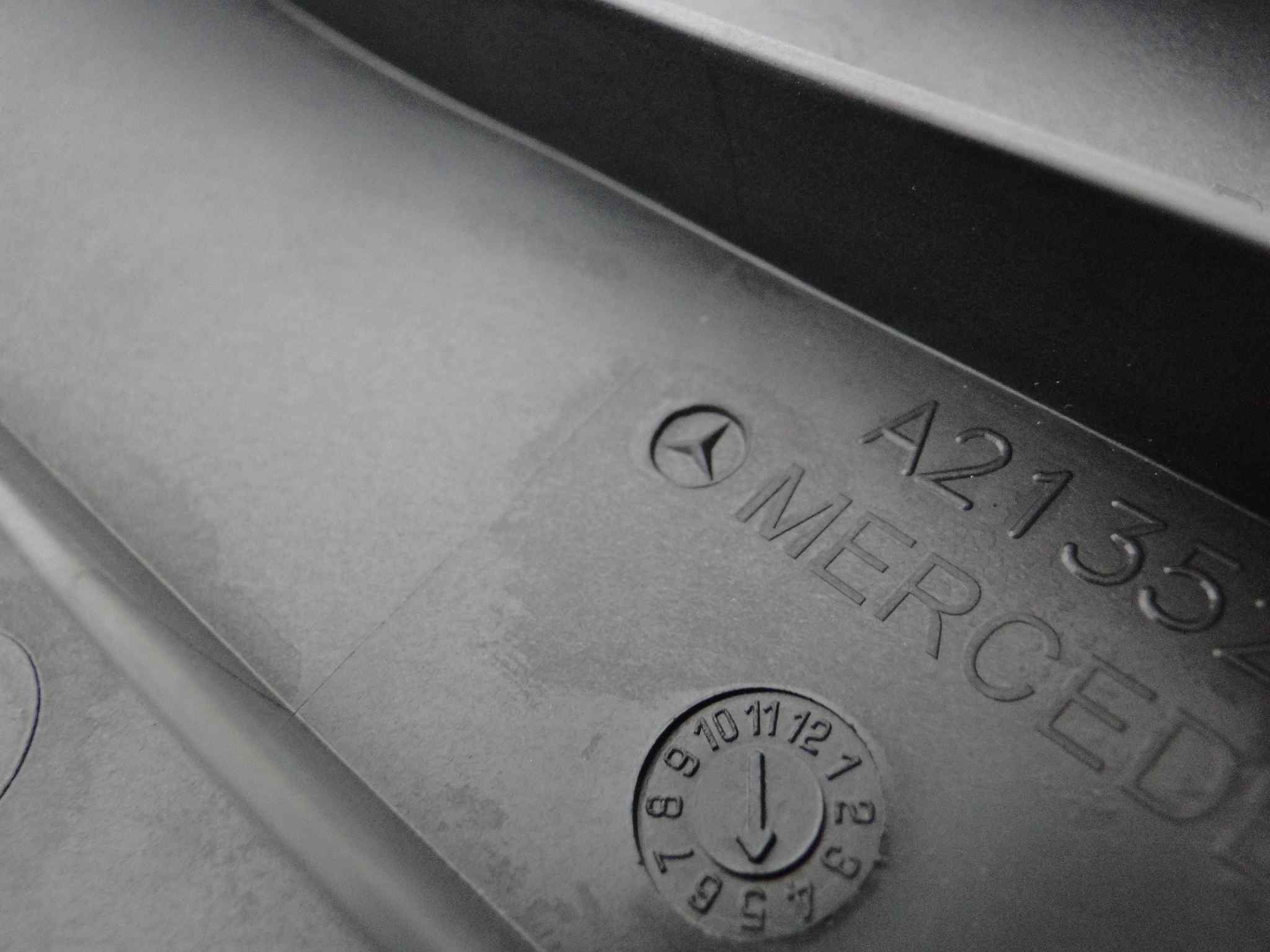 MERCEDES CLS 257 W257 OSŁONA POD ZDERZAK PRAWA Strona zabudowy przód - prawa