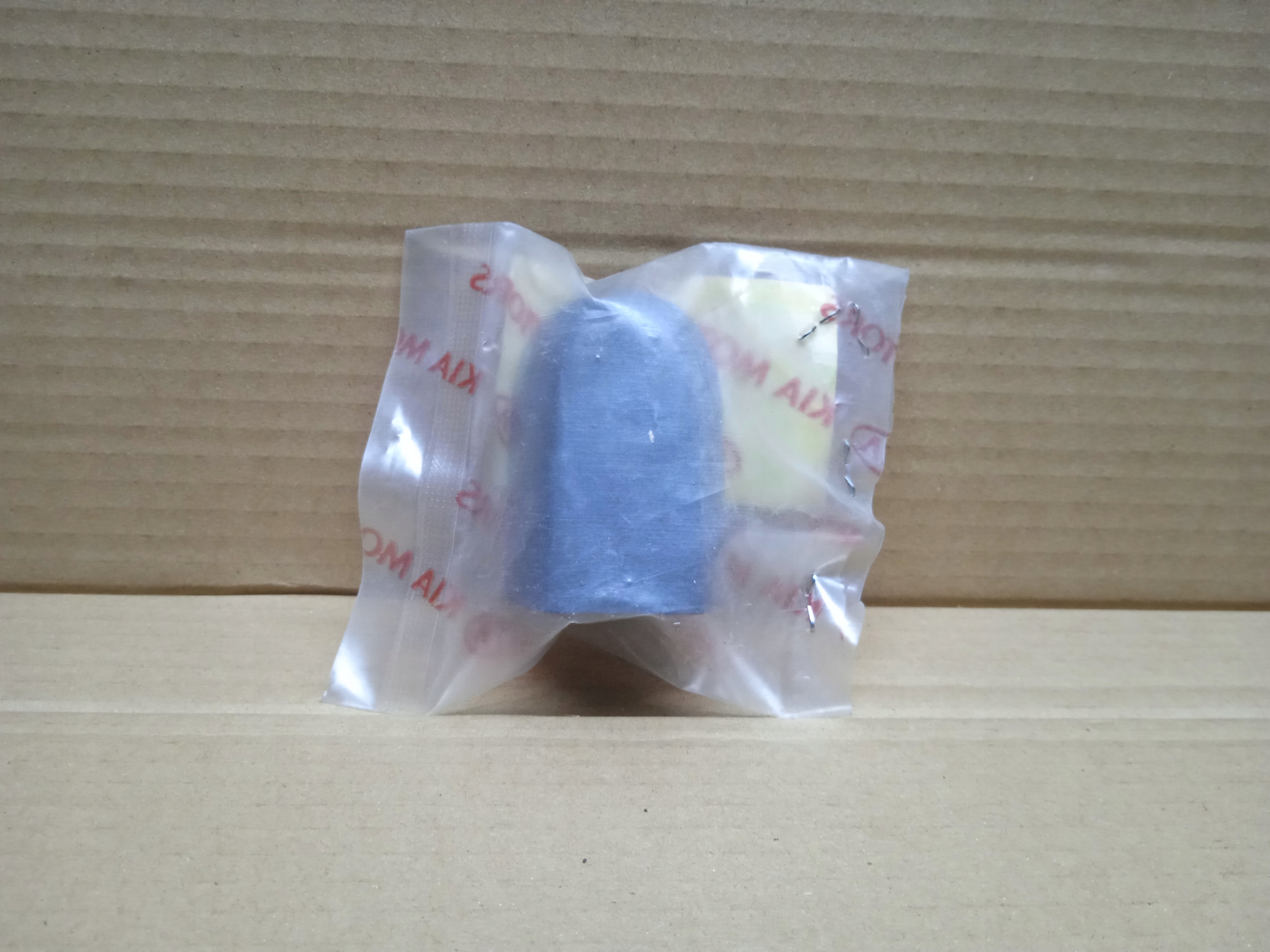 SPORTAGE 04- NAKŁADKA KLAMKI ZEWNĘTRZNEJ LEWY TYŁ 83652-0Z010