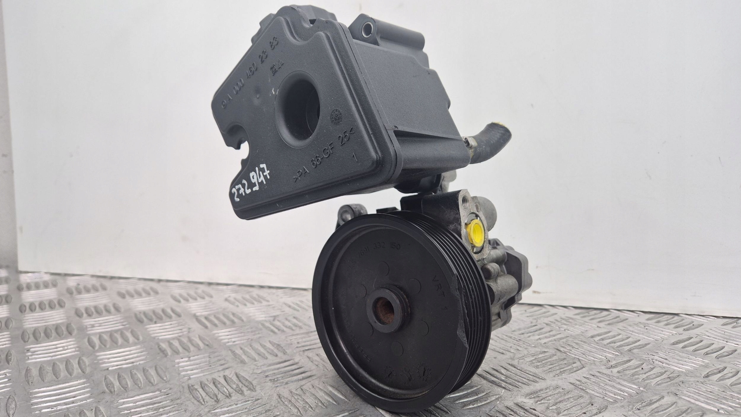 Mercedes C280 W204 servo pump A0064663301 M272
