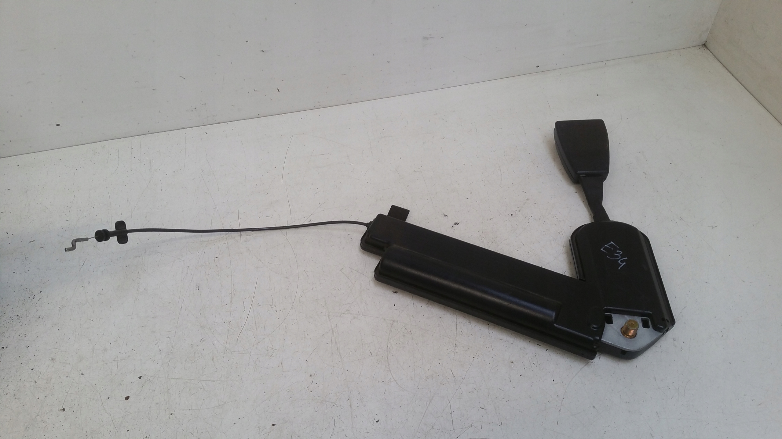 Zapinka supports left front 8127711 BMW E34