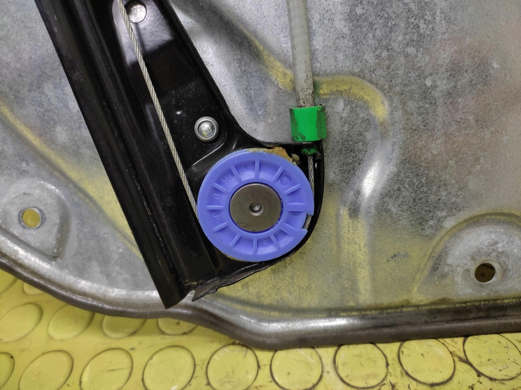 VW POLO IV window regulator right front