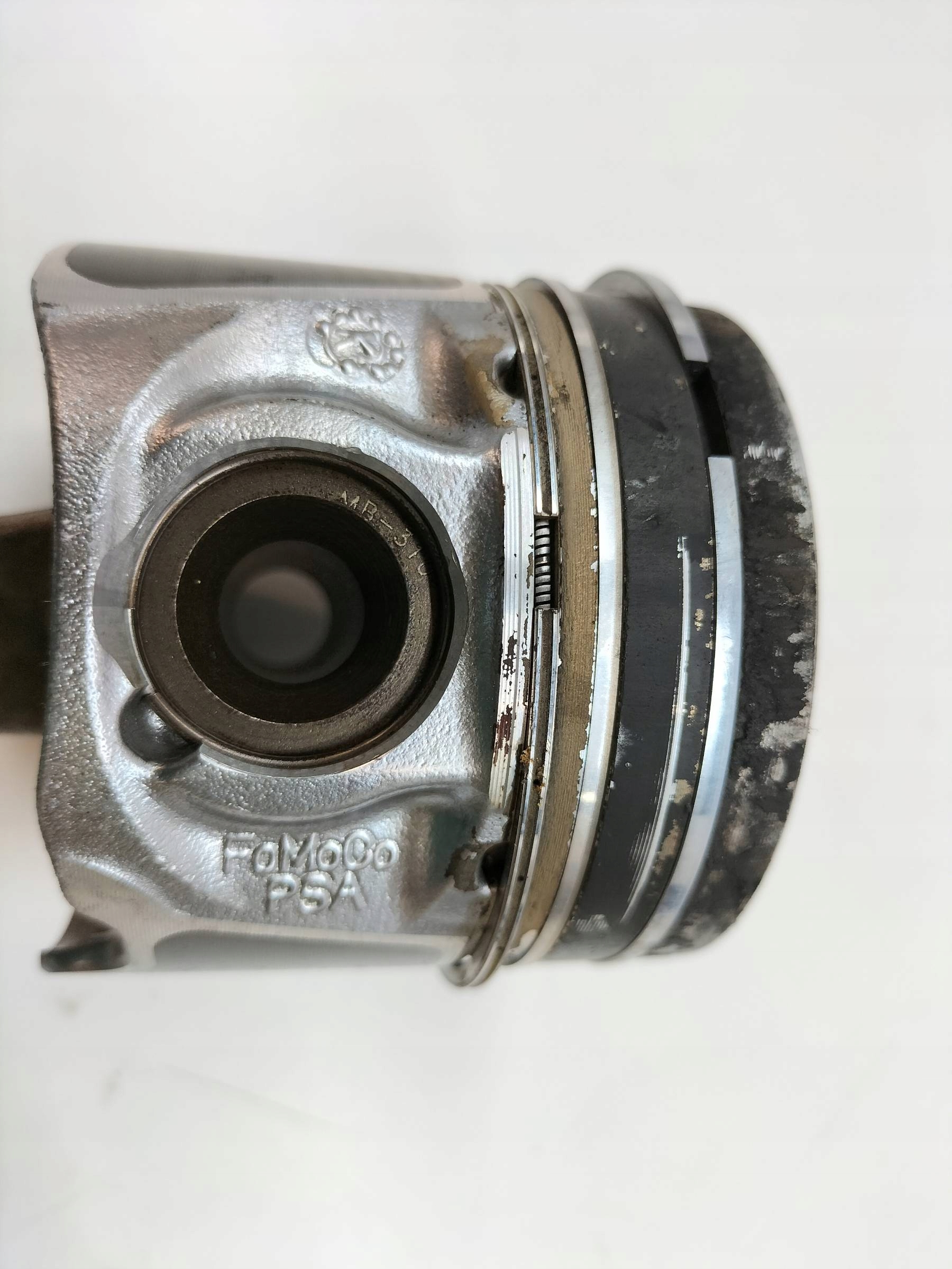 piston connecting rod 1.4 TDCI Ford Fiesta Mk7 (2008-2016)