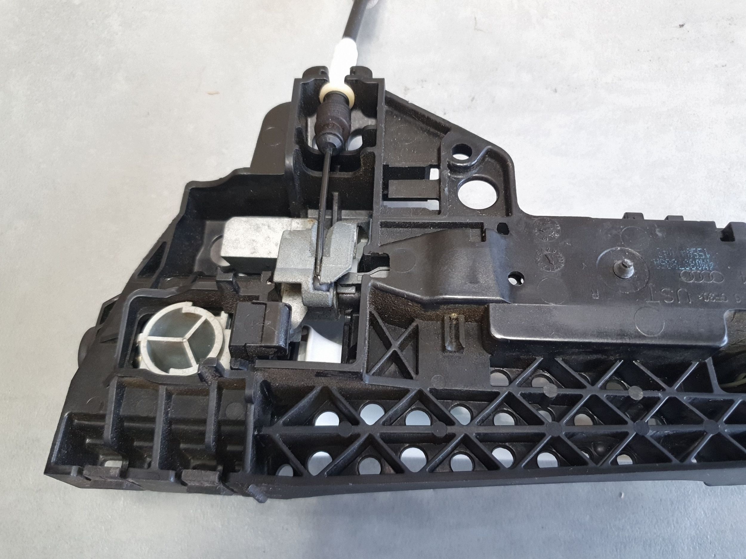 Audi Q7 4M handle exterior right rear part keyless ls9r 4H0837206