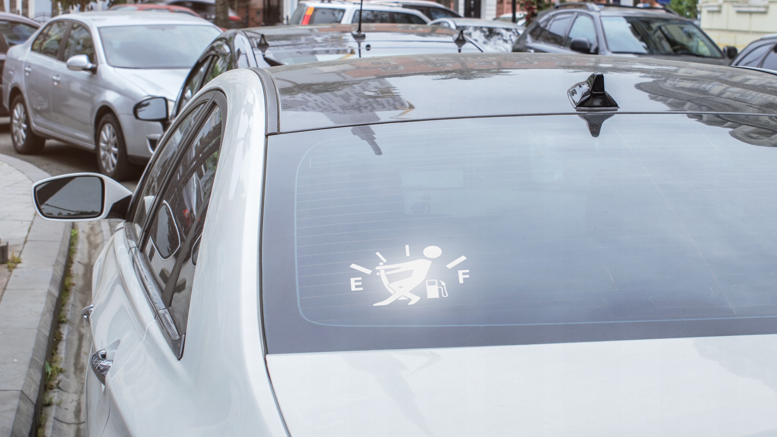 Naklejka na samochód NA WLEW PALIWA - Rower Wlepa - ODBLASKOWA| HOLOGRAM Szerokość 10 mm