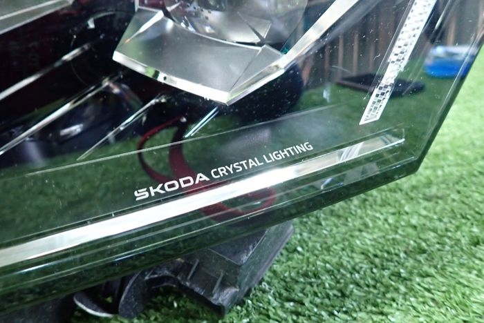 SKODA OCTAVIA IV CRYSTAL LED LIFT 23- reflektor left light left 5E4941035