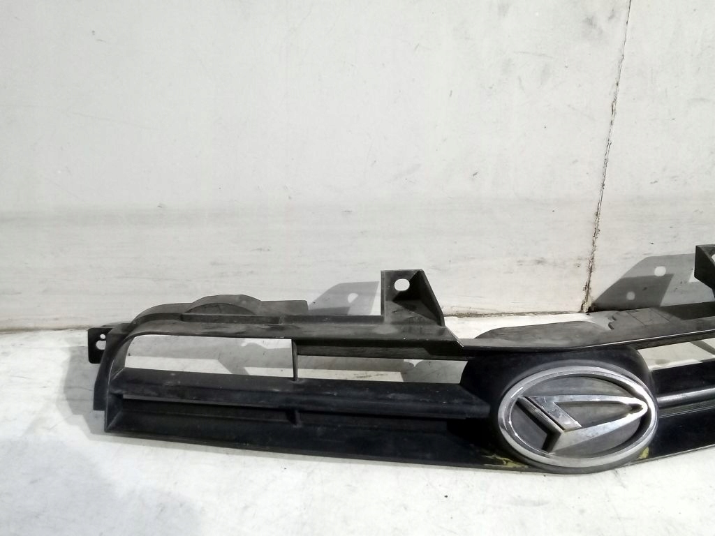 Daihatsu YRV Grill Grill Grill