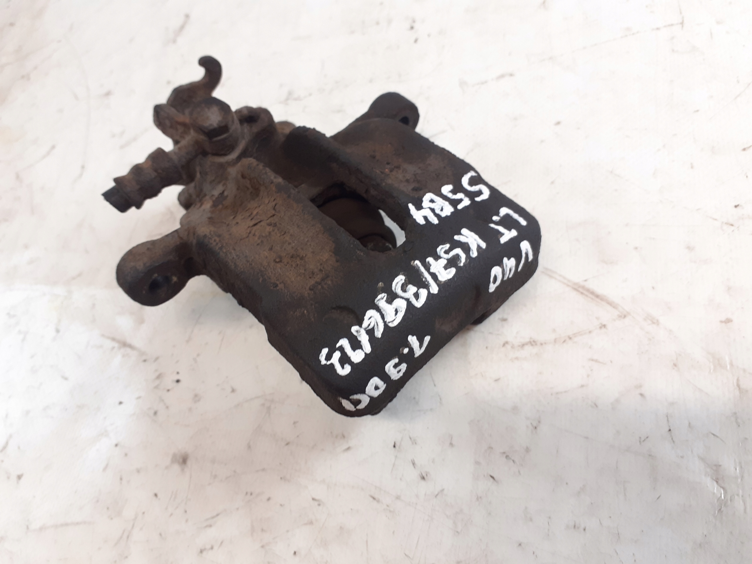 Volvo V40 1.9 DTI caliper brakes rear left