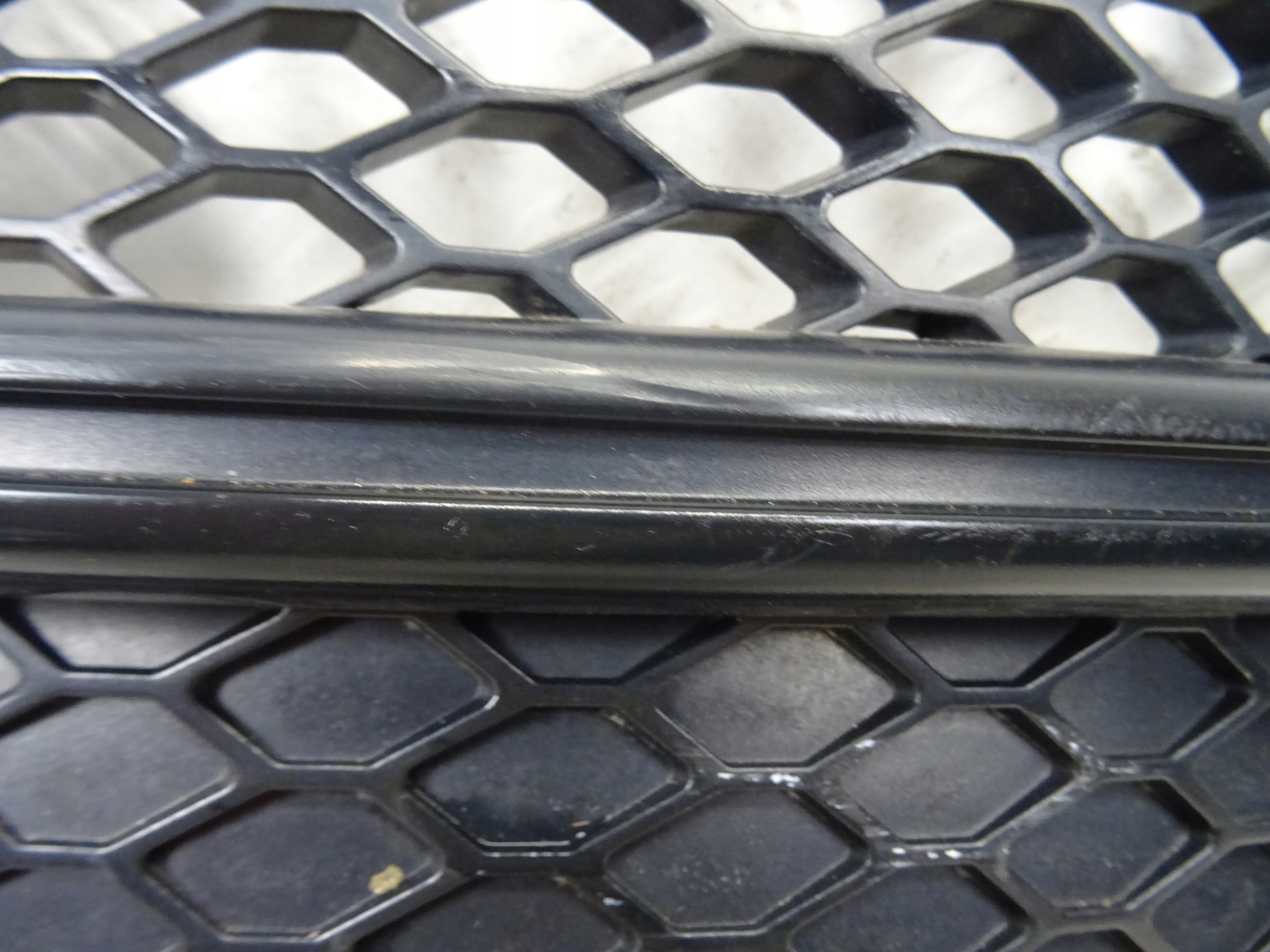 grid of a bumper front front right AUDI Q5 8R S-LINE