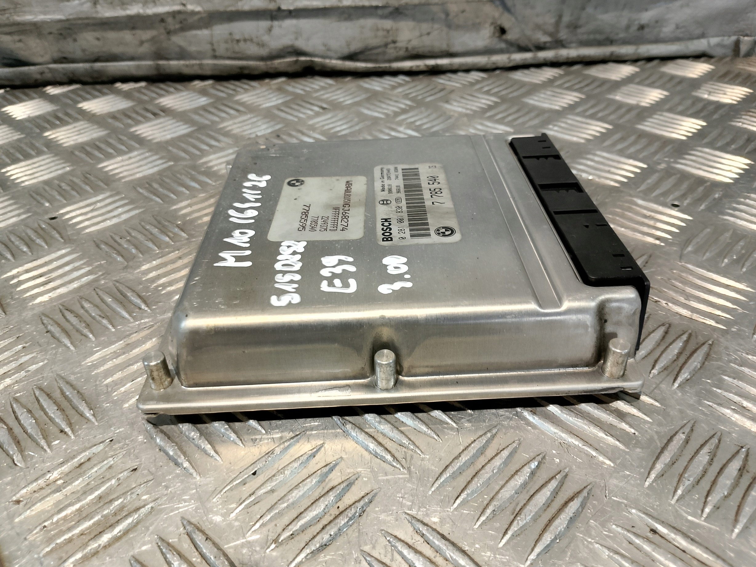 Bedienteil Computer DES MOTORS BMW E39 3.0 D BOSCH 0281001830 7785540