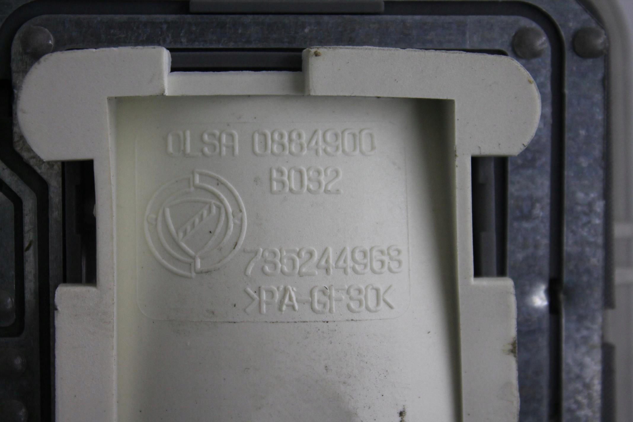 LAMPKA PODSUFITKI KABINY FIAT DOBLO II LIFT Producent części Fiat OE