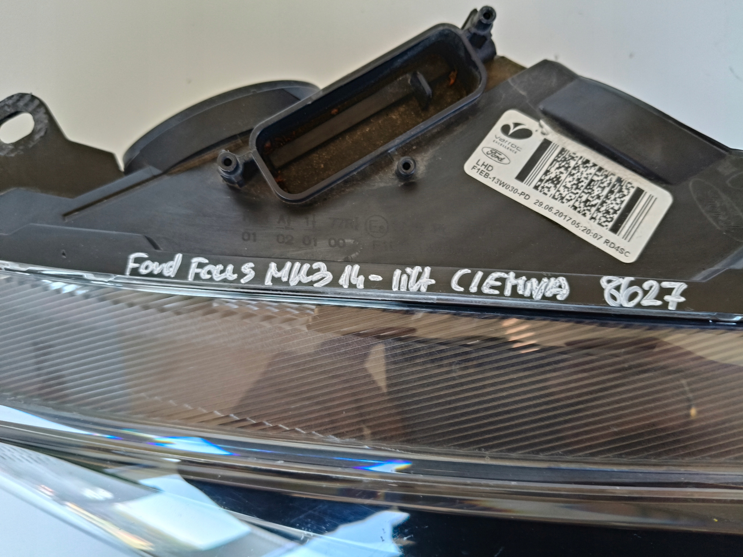 light left REFLEKTOR FORD FOCUS MK3 14- LIFT CIEMNA