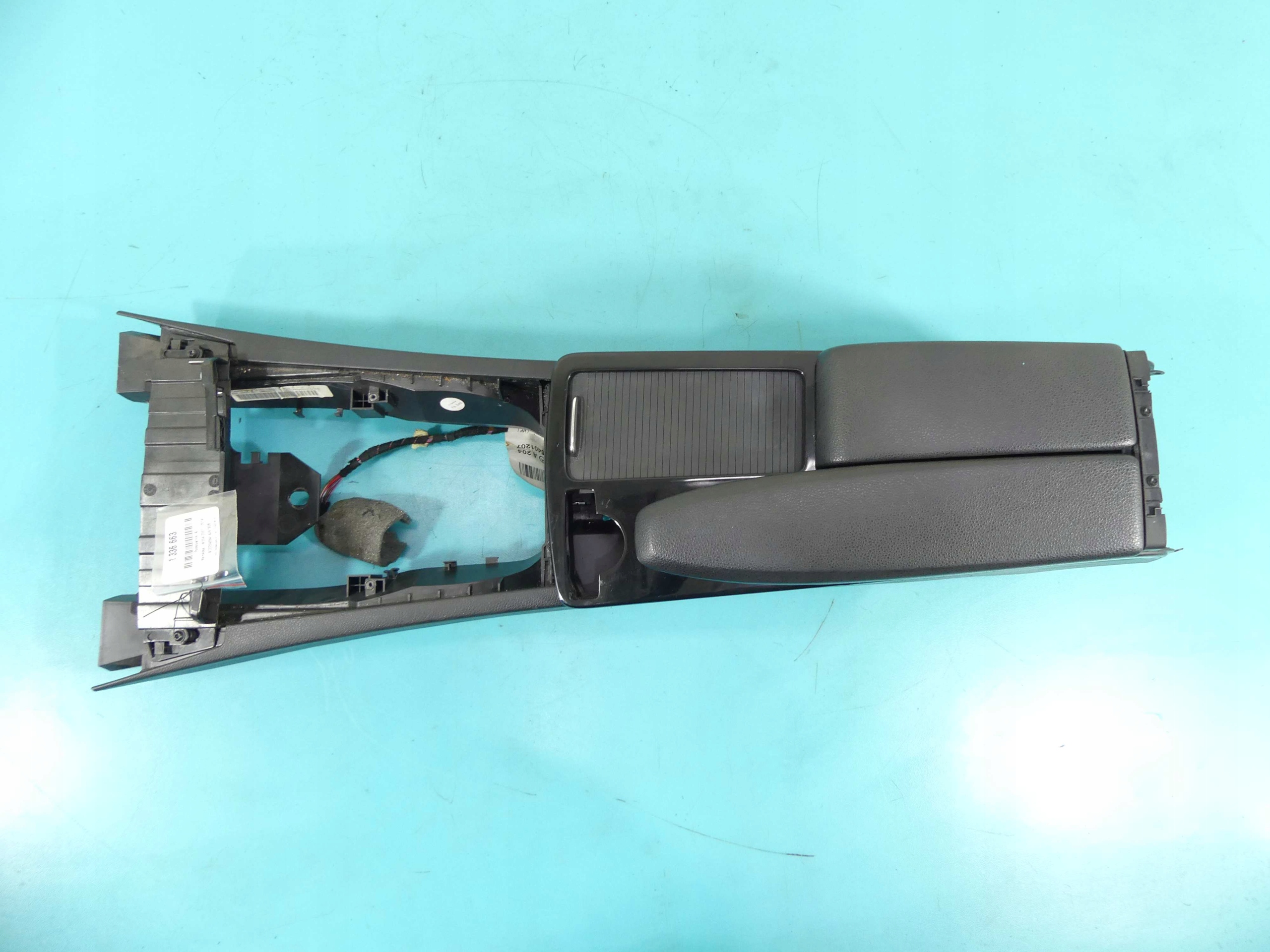 PODŁOKIETNIK TUNEL MERCEDES W204 EUROPA