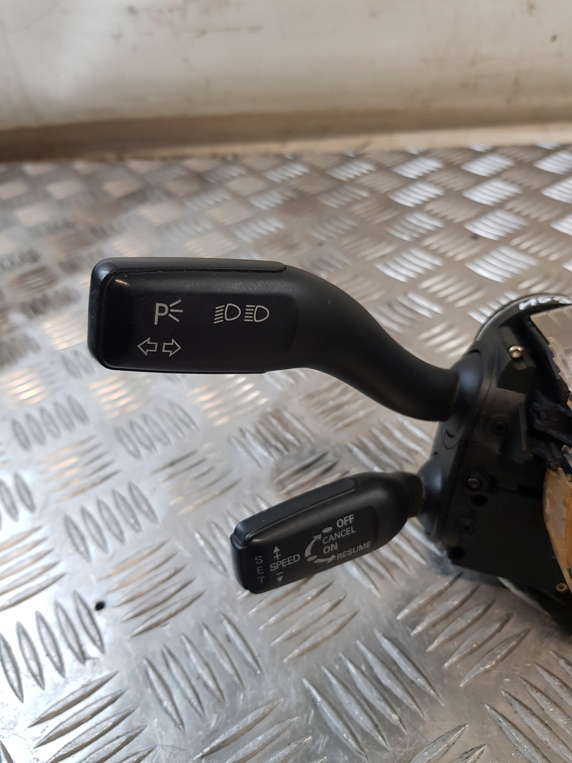 steering wheel levers and controls 4F0953549A + ring 4E0953541A AUDI A6 C6 05R- EU