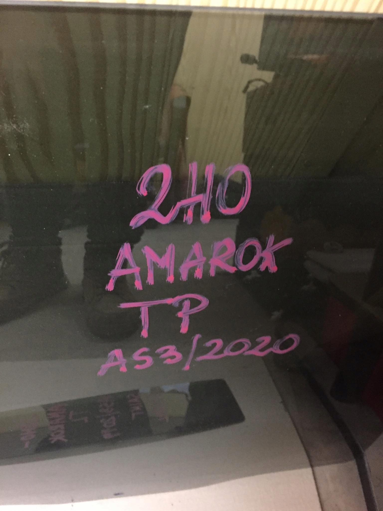 vw AMAROK 2020R стекло двери зад AS3