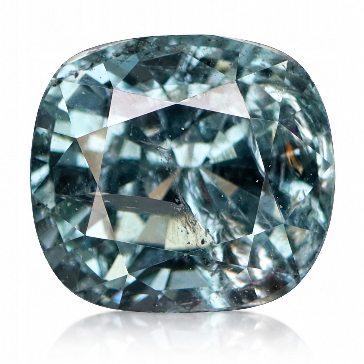Přírodní Spinel 0.77ct Cushion Modrý Barma SI2 certifikát Wbd