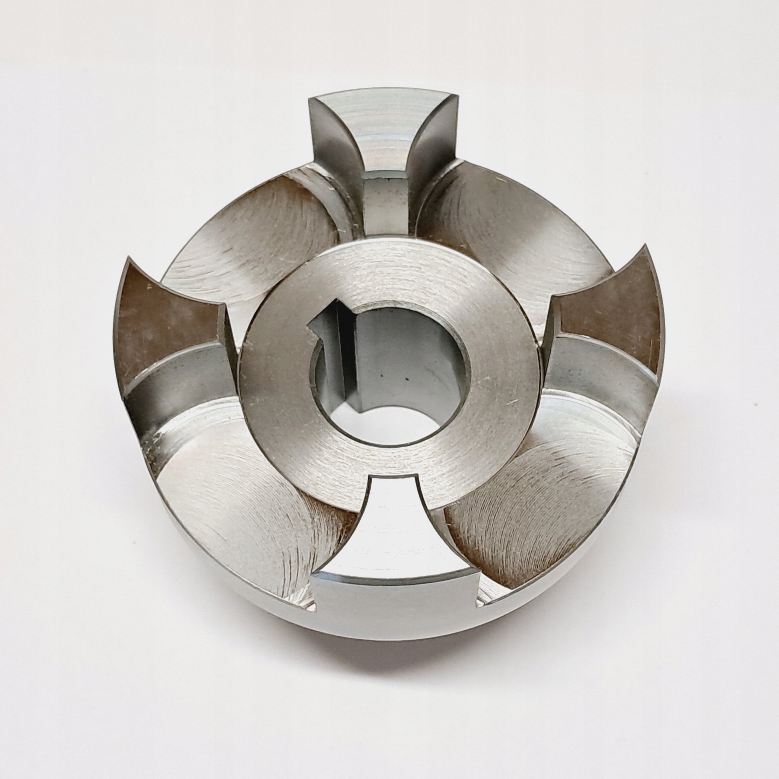 Spojka průměru 95 mm s otvorem fi28 w8 polovina fi95 L126