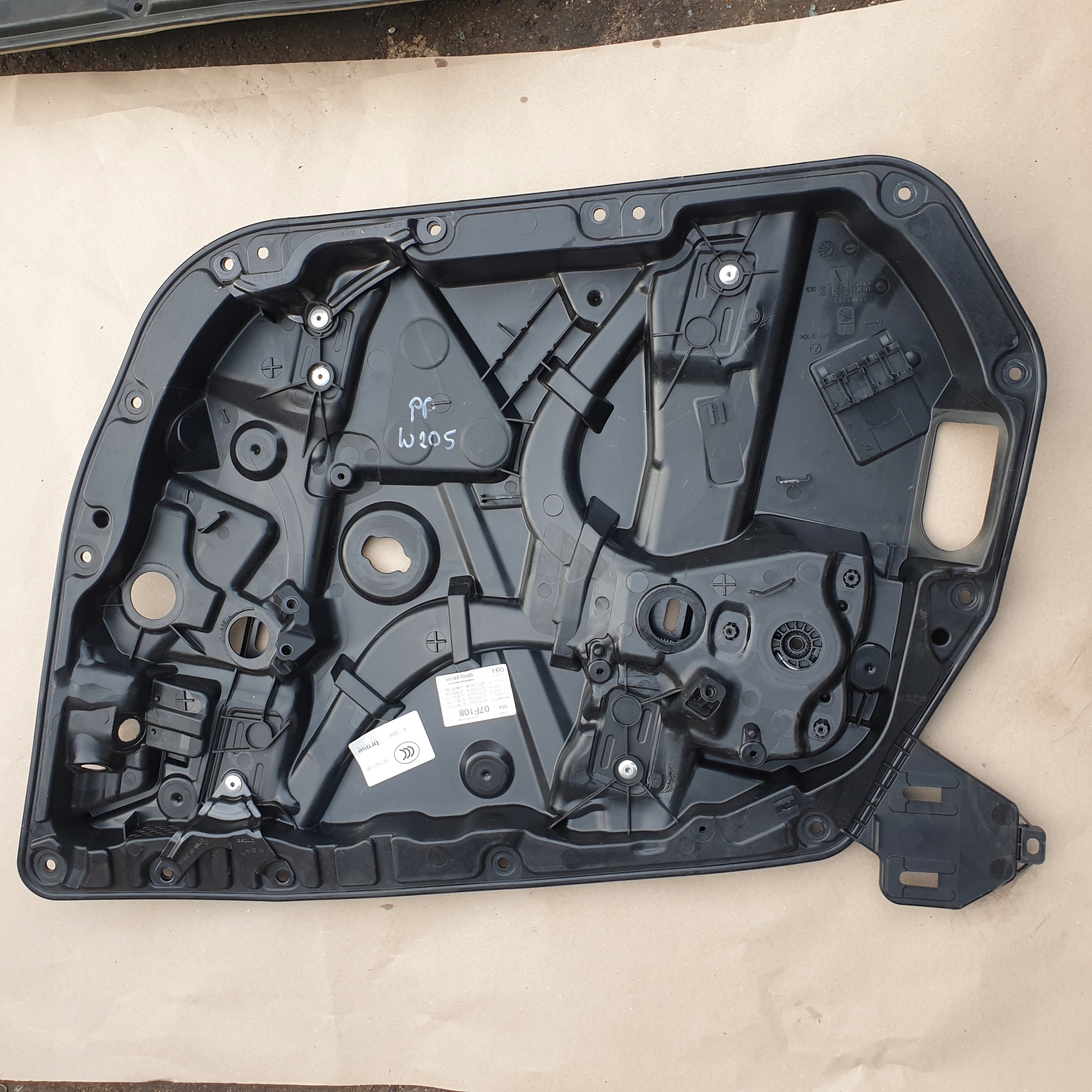 window regulator right front MERCEDES C W205 OE EU