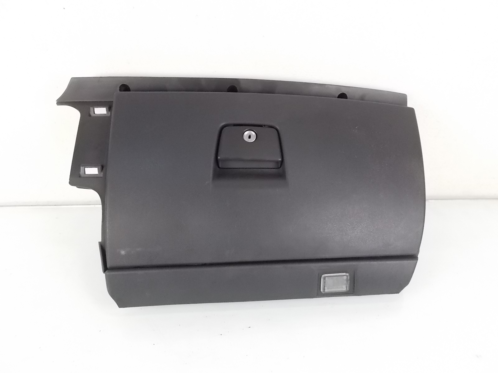 бардачок 8626141 volvo c30 год 06-10