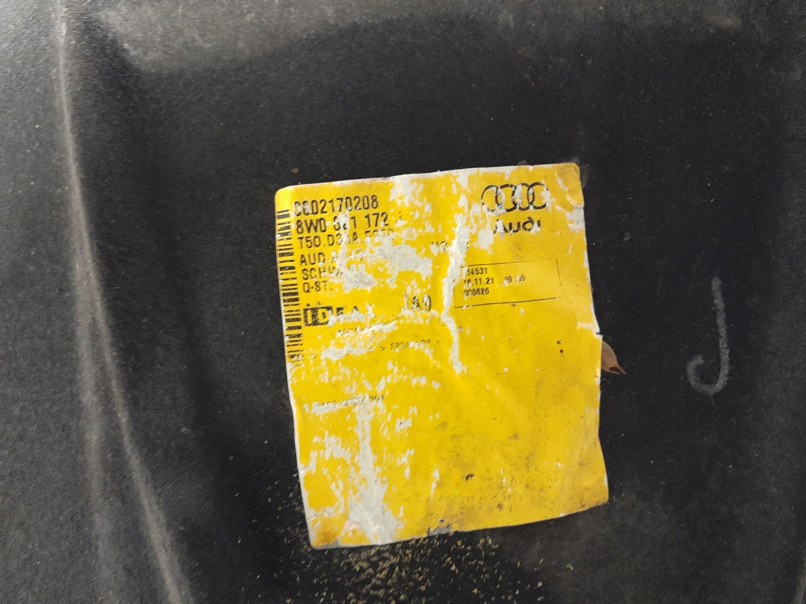 AUDI A4 B9 mudguard front right 8W0821172