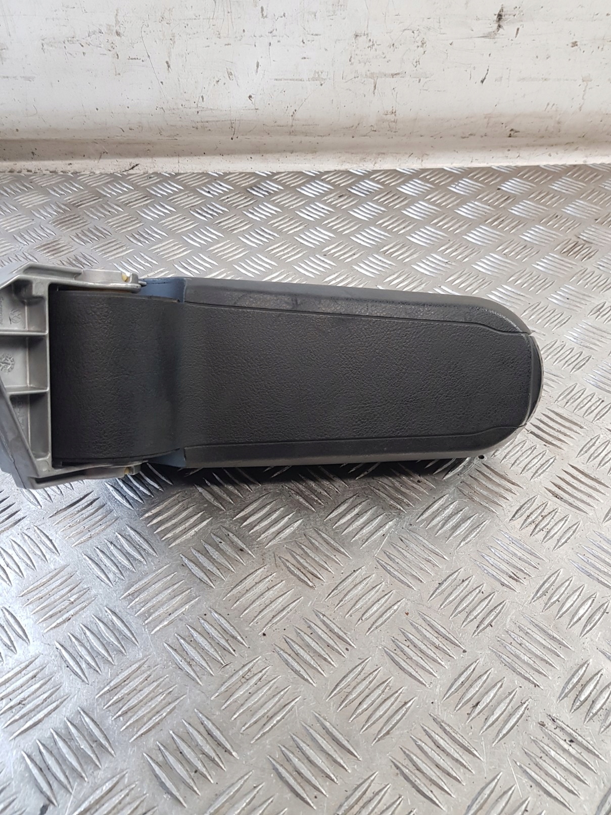 armrest + holder bracket 1J0864273B VW GOLF IV 98R