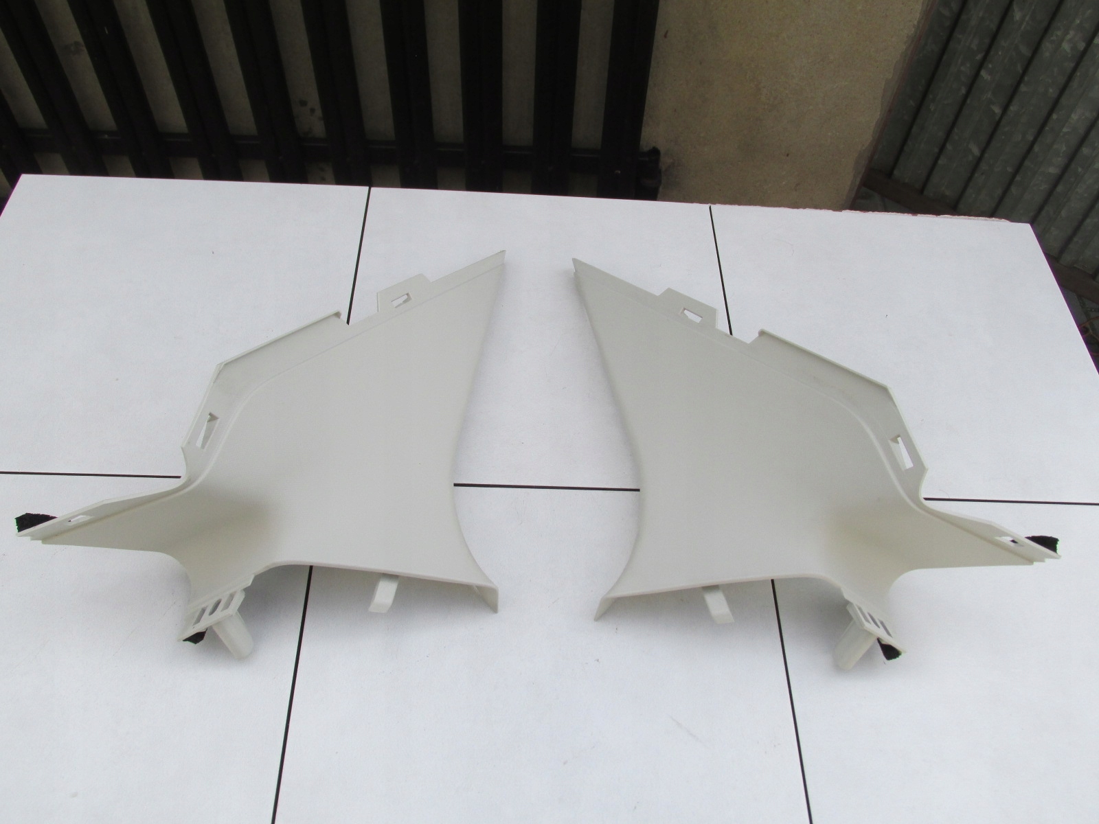 PLASTIK OSŁONA SŁUPKA TYŁ FOCUS MK3 HB 2012 ROK