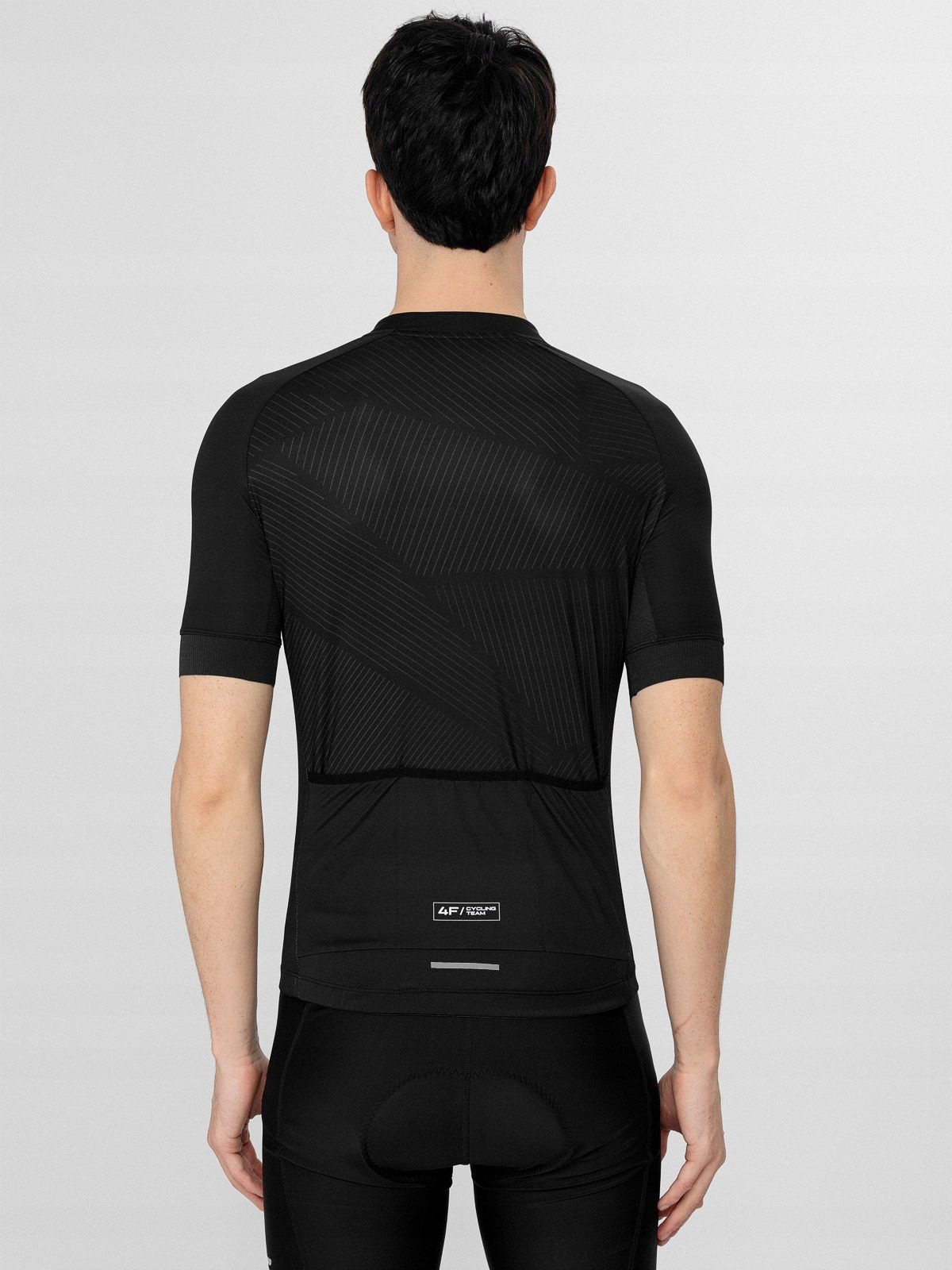 KOSZULKA ROWEROWA MĘSKA 4F TERMOAKTYWNA L22-RKM003 Cechy dodatkowe kieszeń na plecach