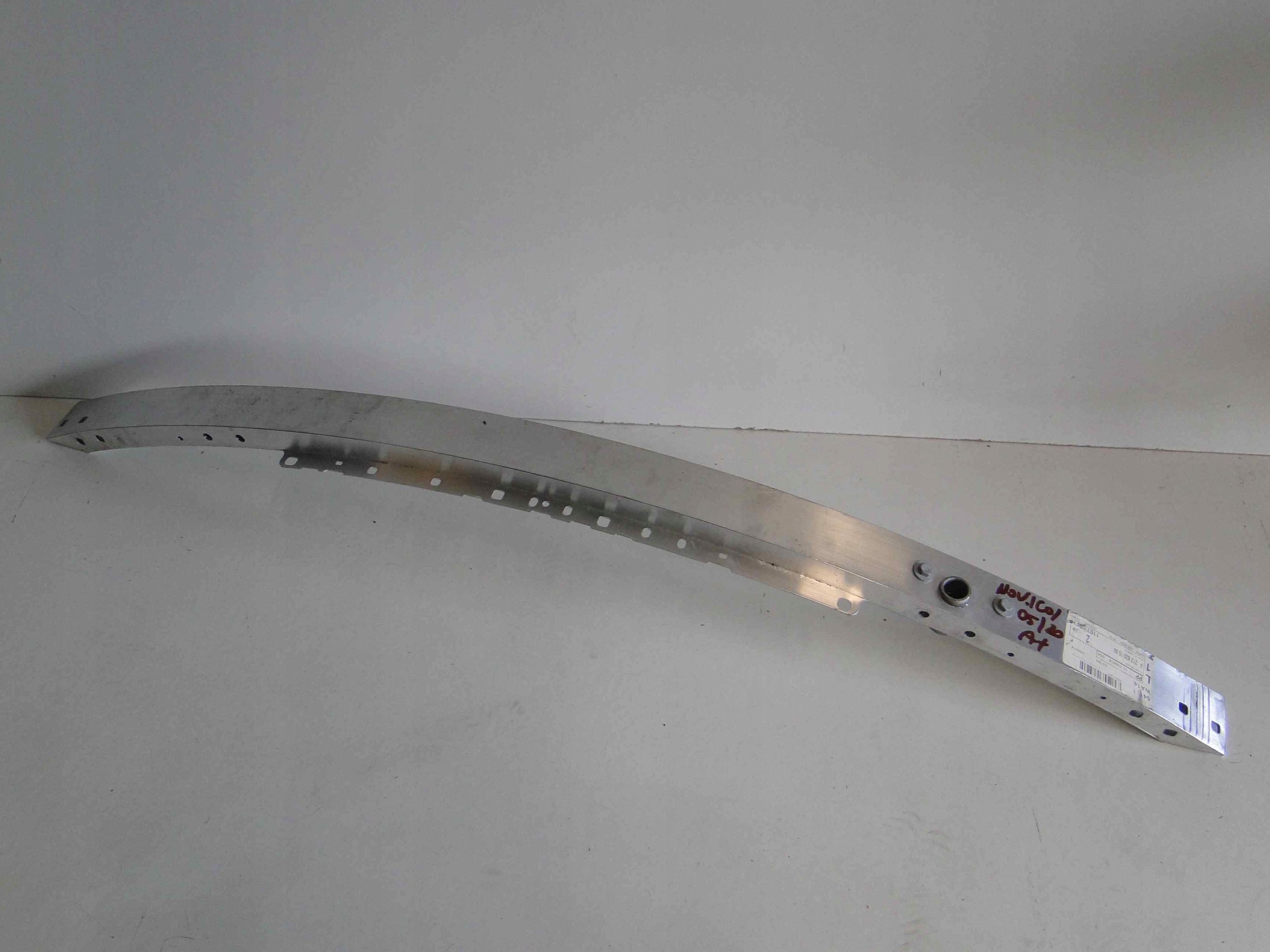 MERCEDES GLK X204 204 LIFT BELKA W ZDERZAK PRZEDNI Strona zabudowy przód