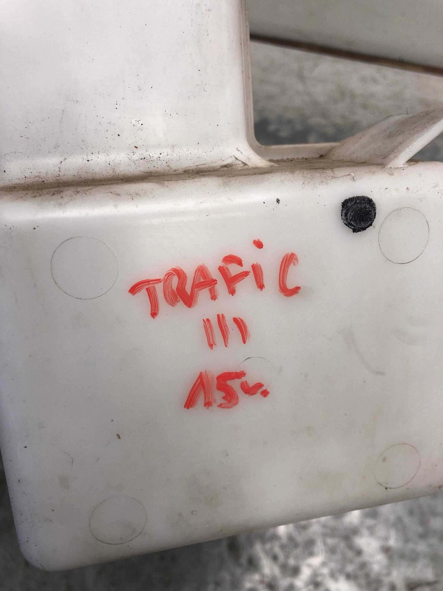 washer fluid tank RENAULT TRAFIC III 289105241R